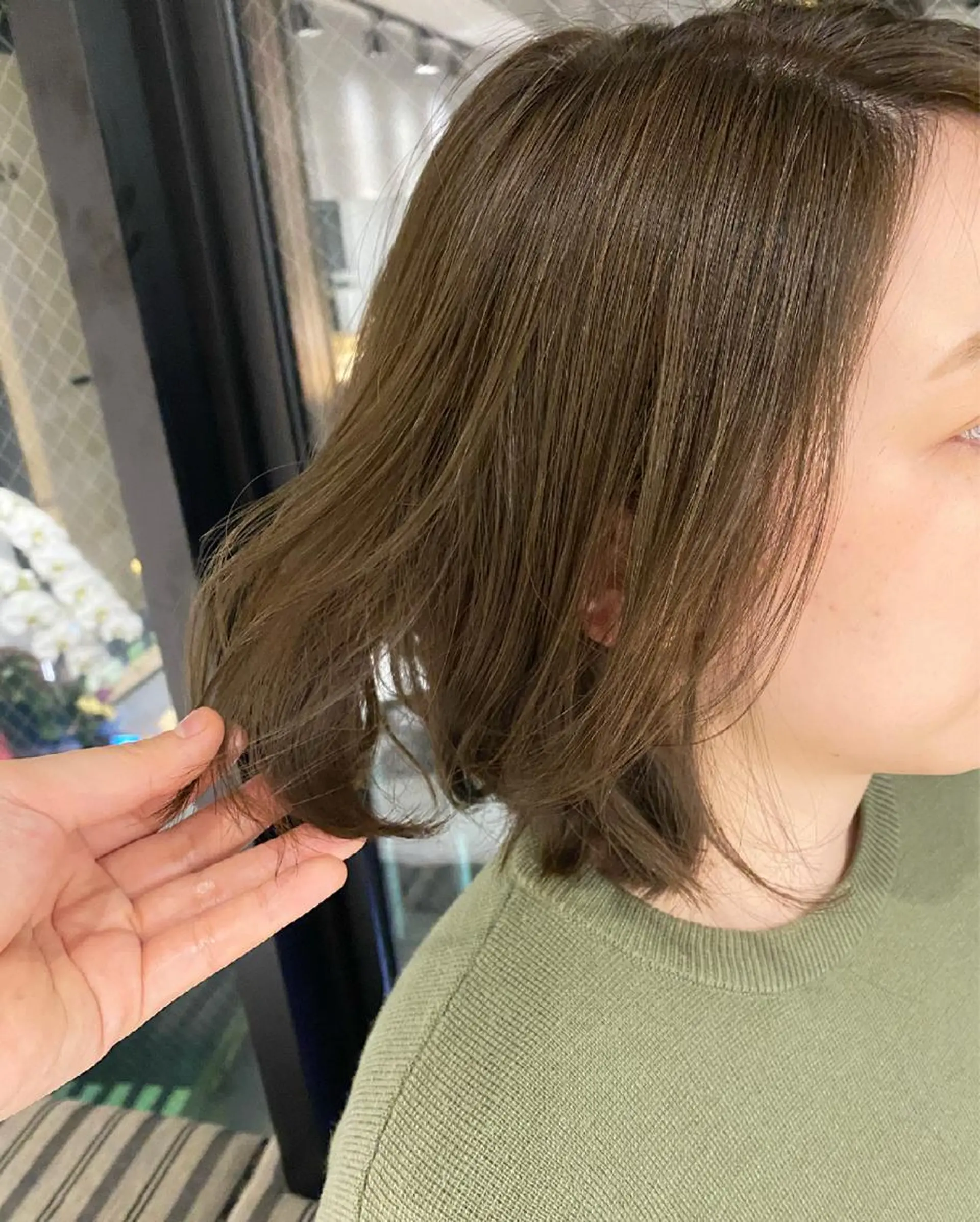 ショート カラー ベージュカラー オリーブベージュ ヘアカラー トリートメント ボブ、ミディアム得意 🤍Emmy🤍のヘアスタイル