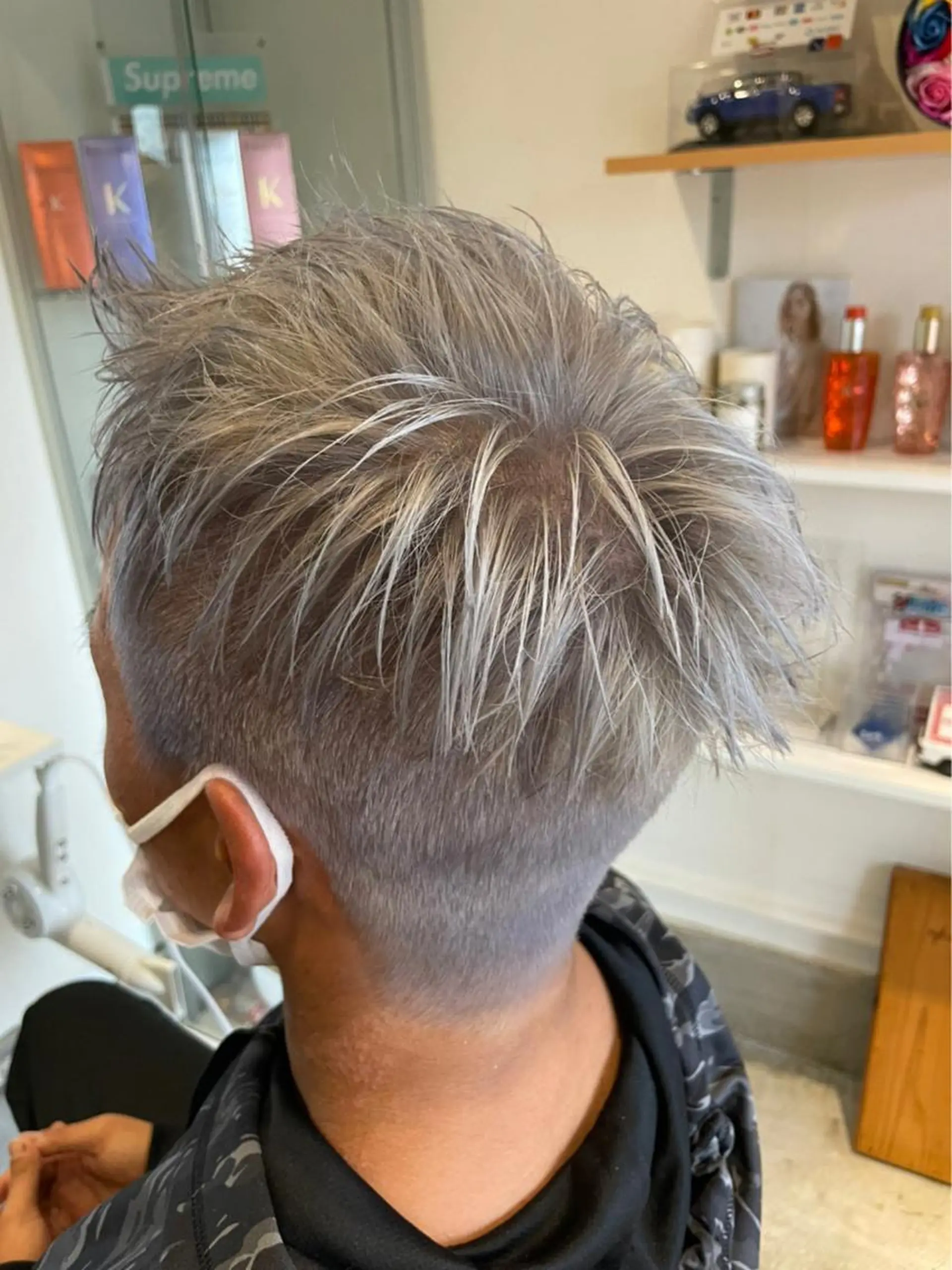 カラー メンズ ブロンド ホワイトブロンド 原谷 一成のヘアスタイル