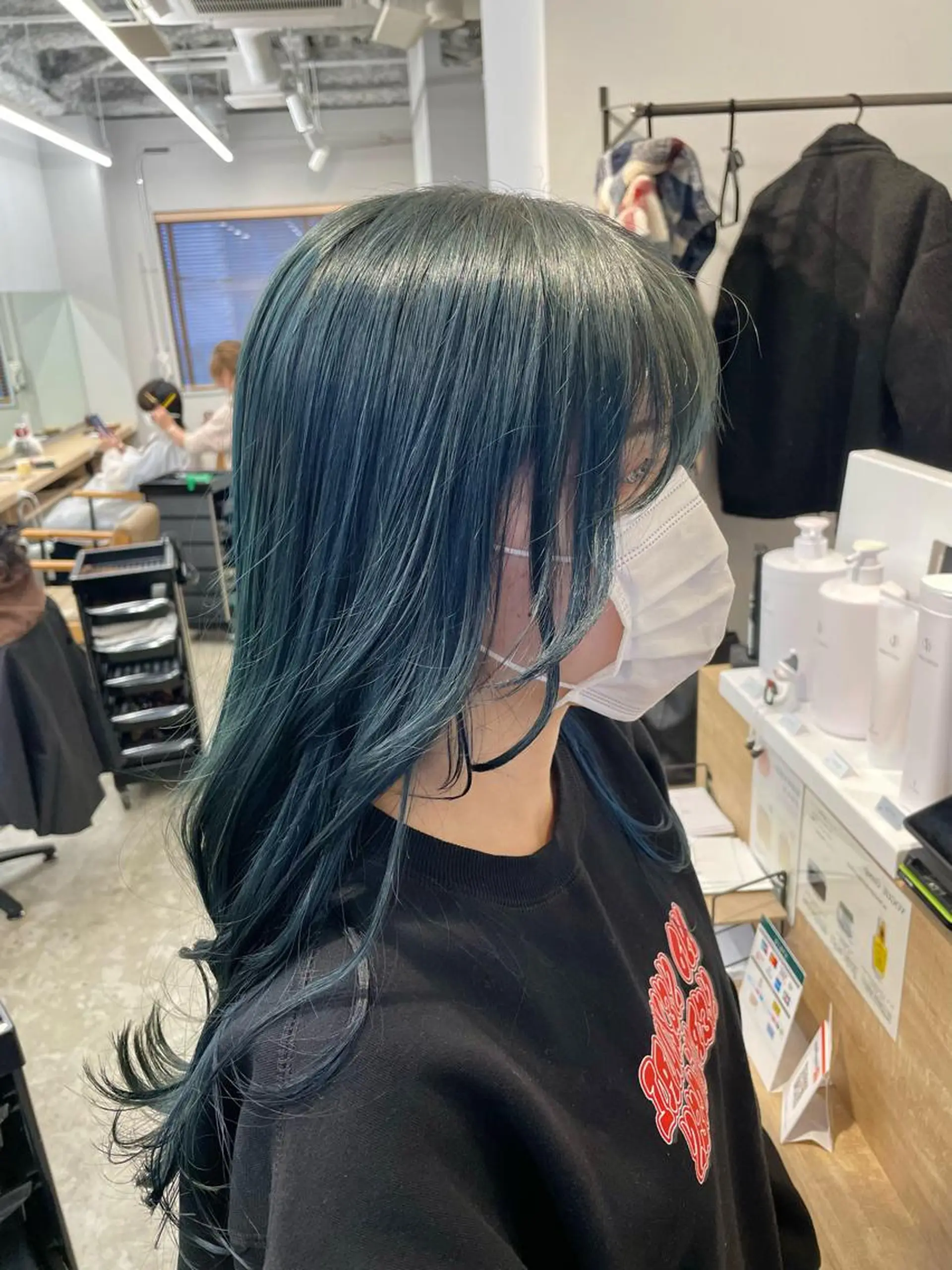 セミロング SAEKI【ior 】北千住店ブリーチのヘアスタイル