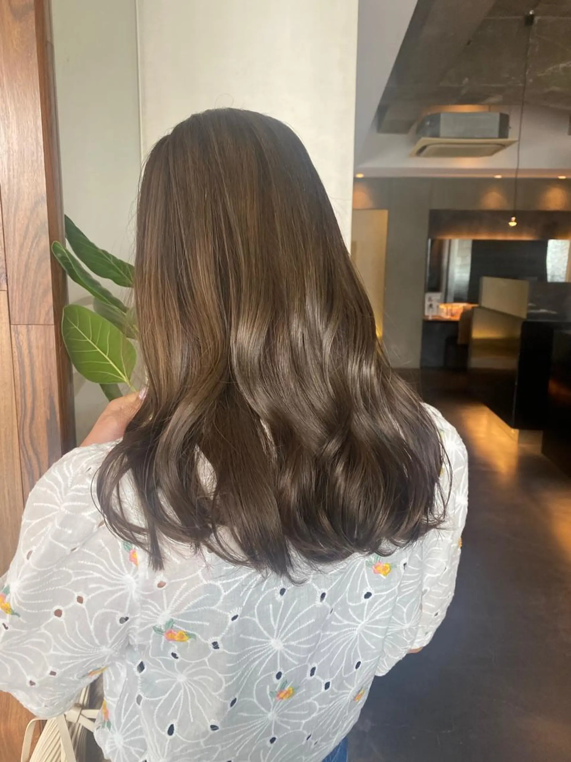 ロング カラー ヘアカラー トリートメント 中井 一葉のヘアスタイル