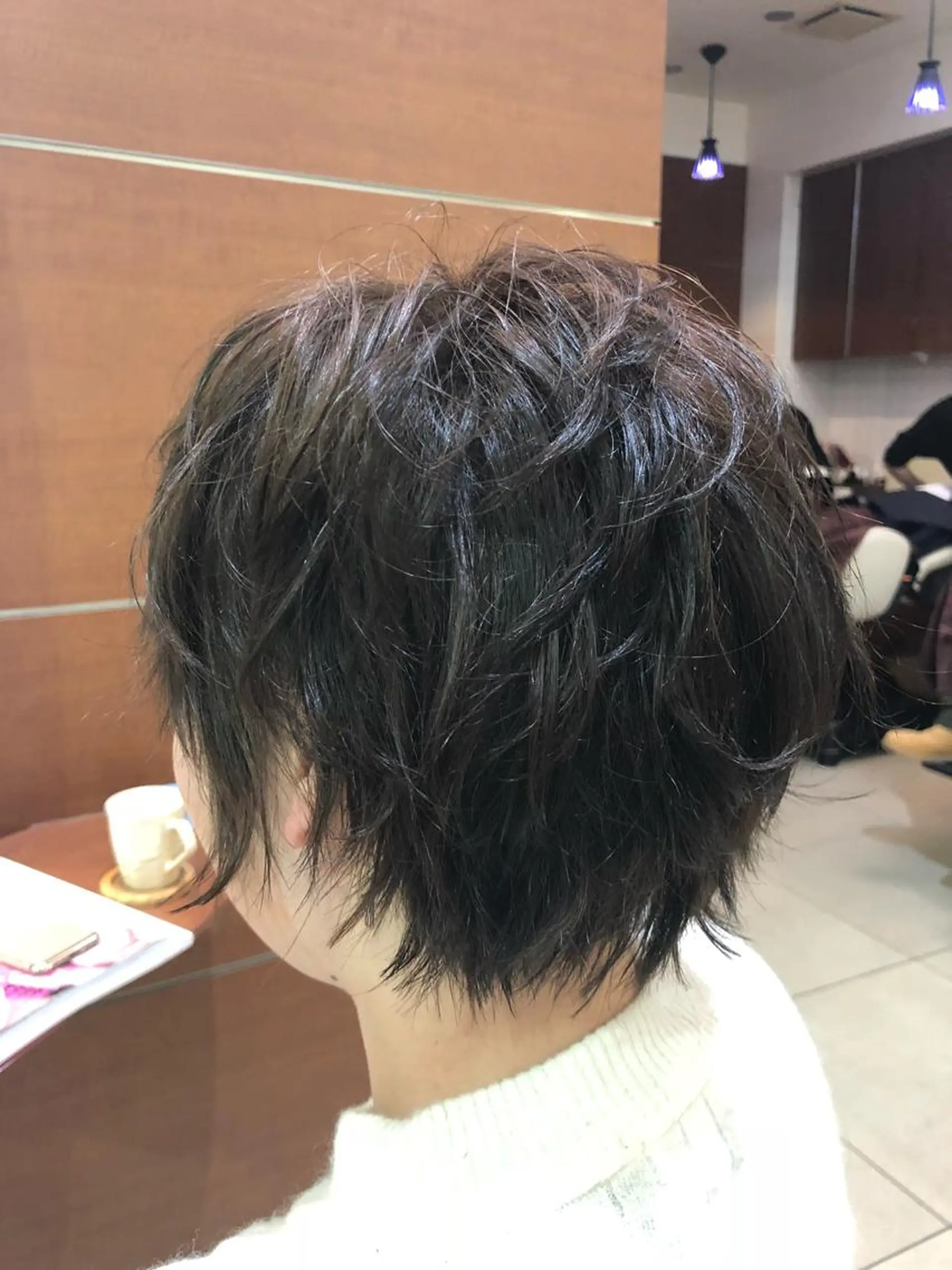 ショート カラー パーマ 岩出 俊のヘアスタイル