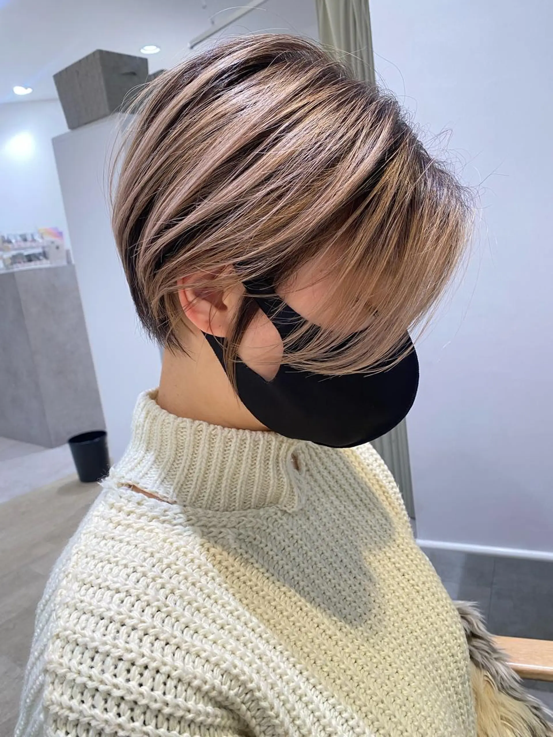 ショート トリートメント 顔まわりカラー特化 赤津百合絵のヘアスタイル