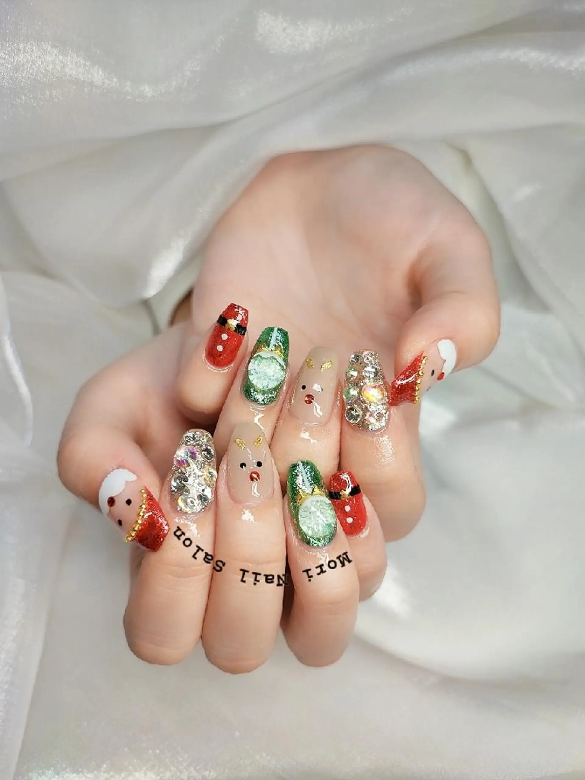 ネイル 森 ネイルサロンのネイルデザイン