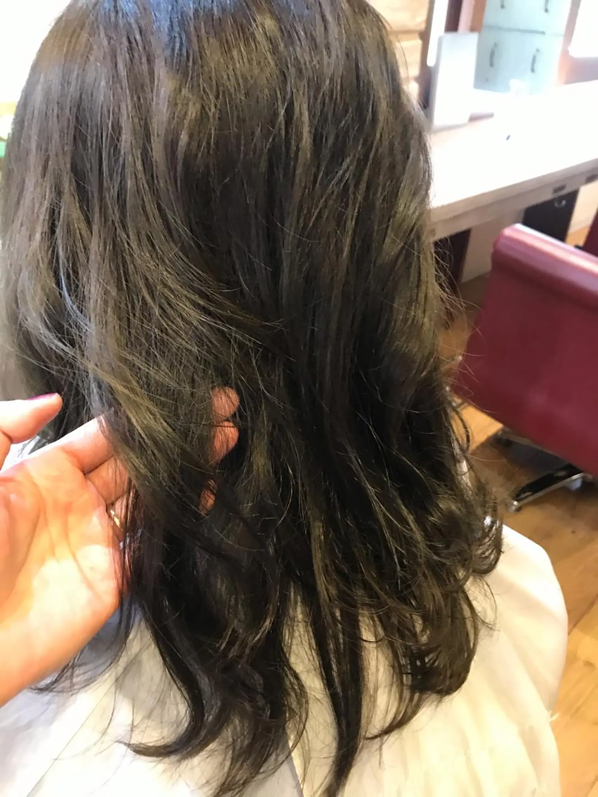 ミディアム 井上 みわこのヘアスタイル