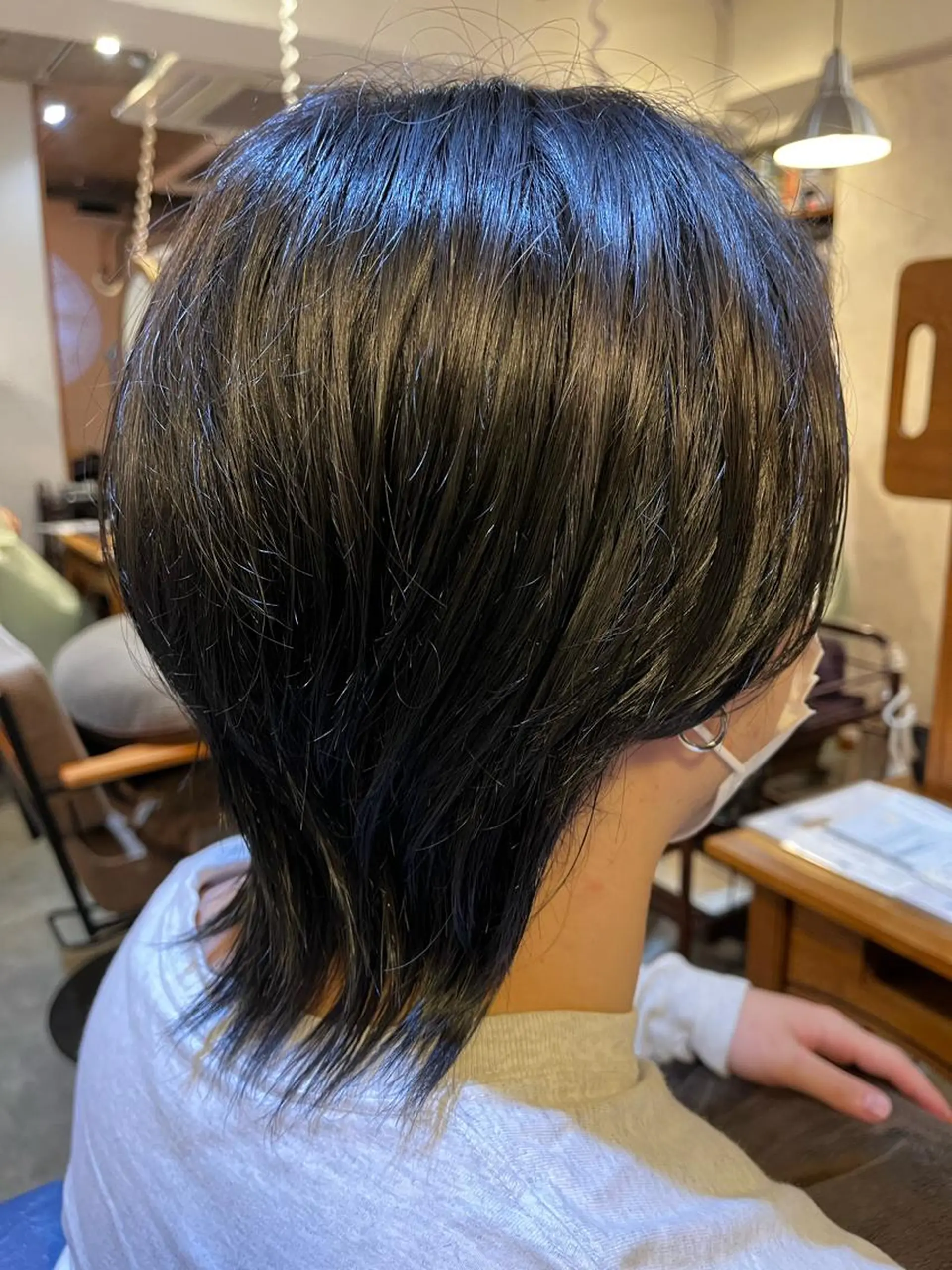 ミディアム カラー メンズ メンズウルフカット 外ハネヘア ウルフカット Hair   relaxation drop大森所属・佐藤槙哉 サトウシンヤのヘアスタイル