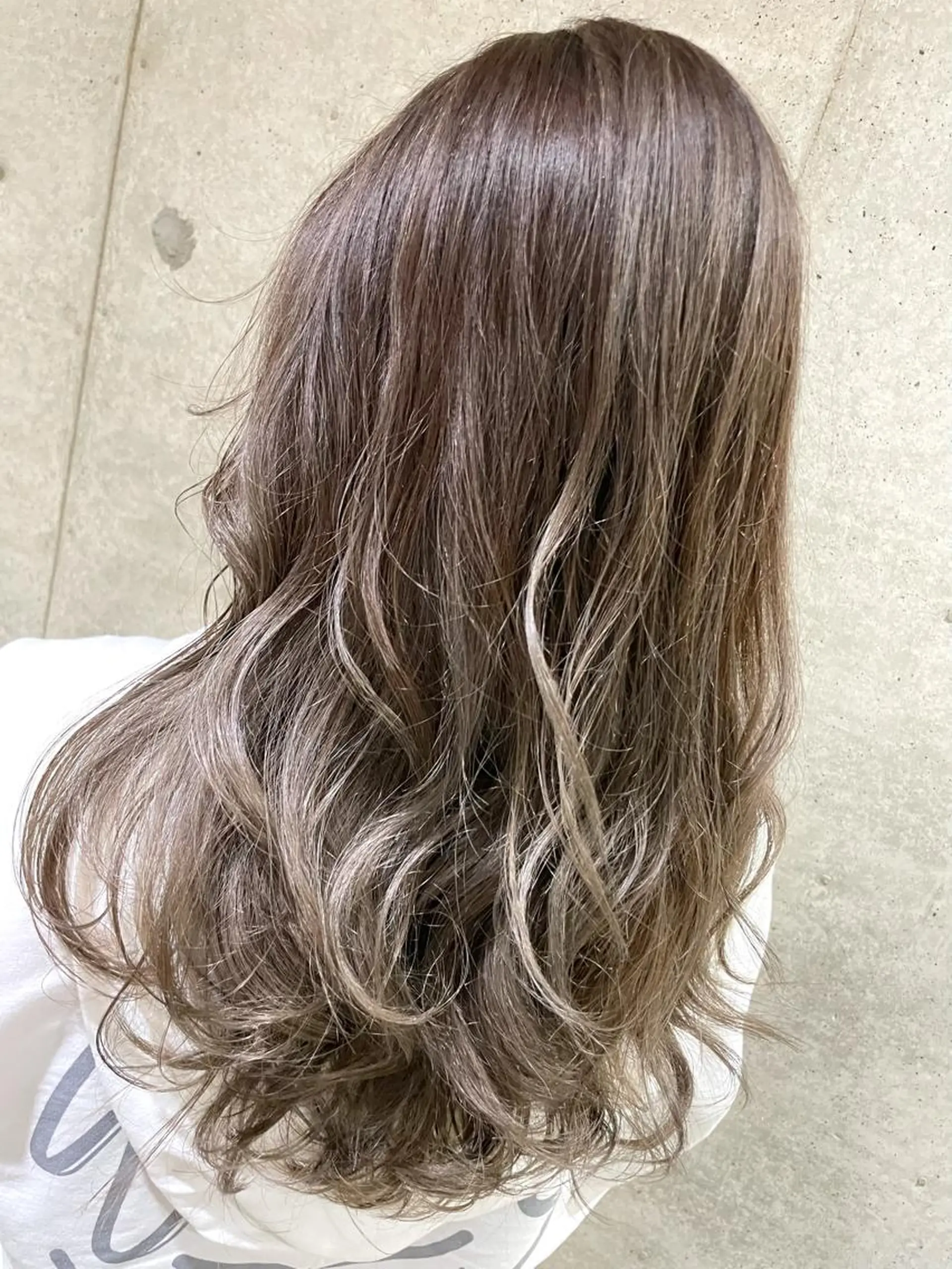 セミロング カラー ヘアカラー トリートメント ハイライトが 得意なニキです😊のヘアスタイル