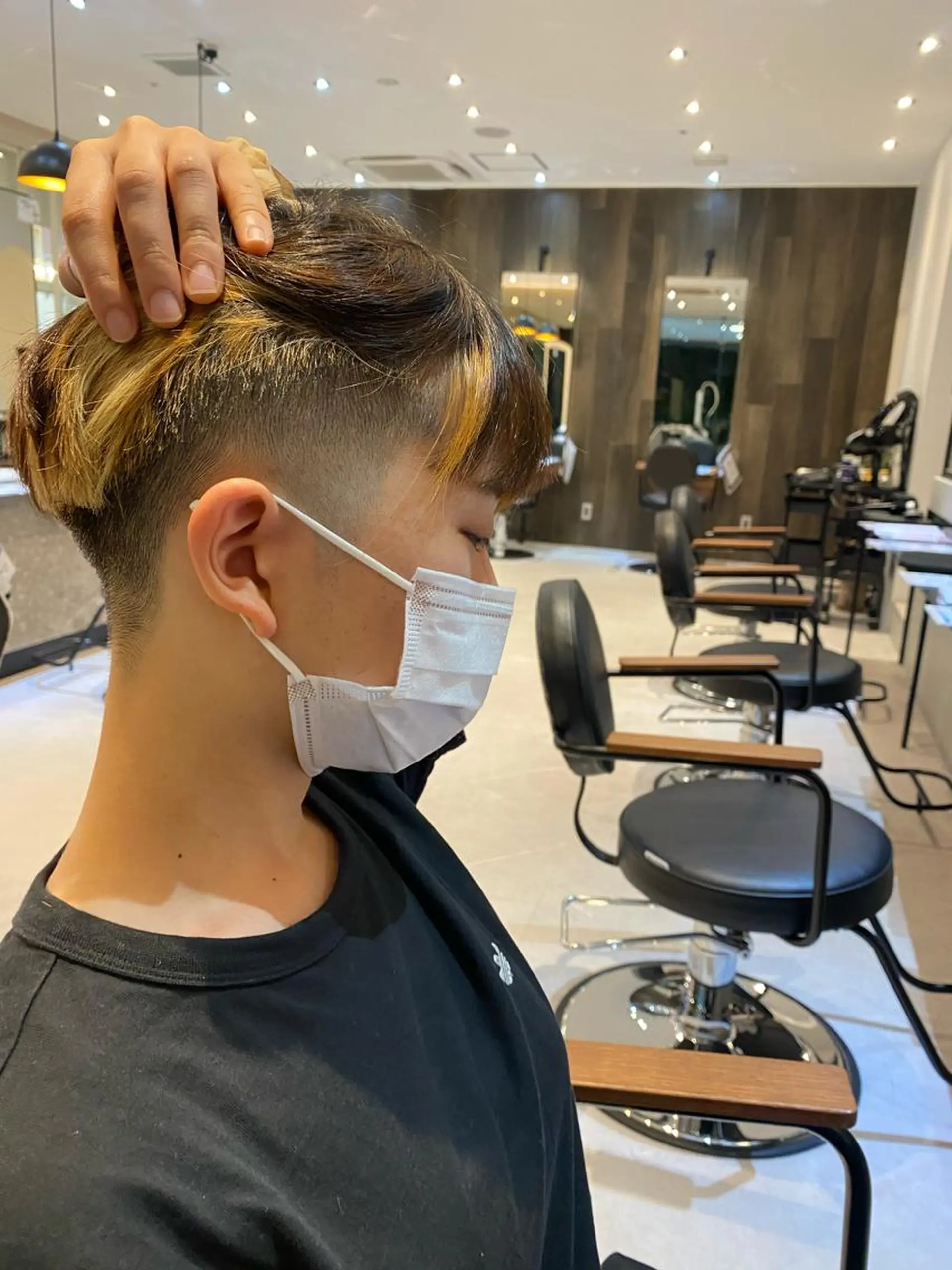 ショート カラー スパイキーショート パーマ　具志堅　太志のヘアスタイル