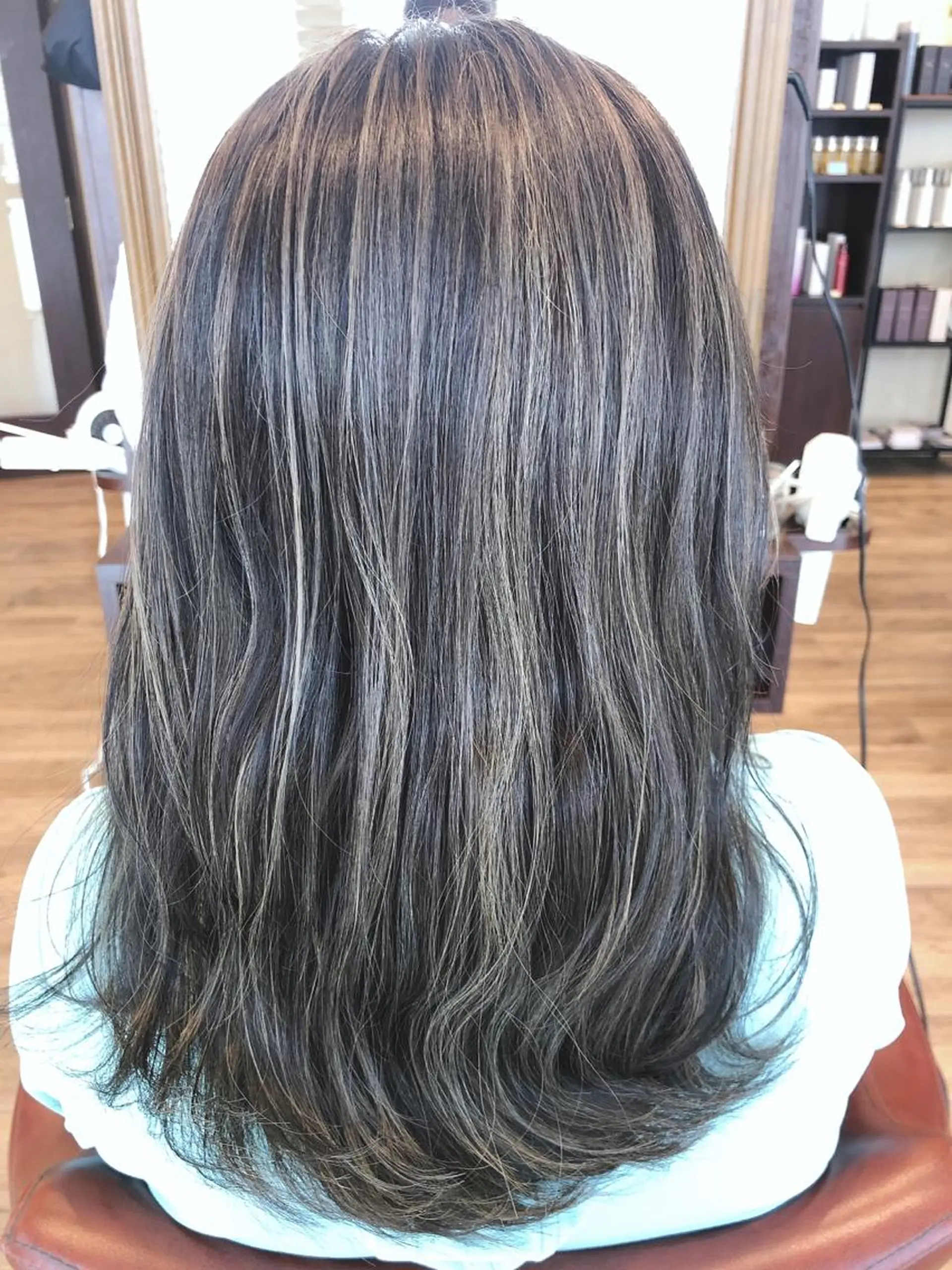 セミロング カラー ハイライトカラー ハイライト 代表　YUKI ☆のヘアスタイル