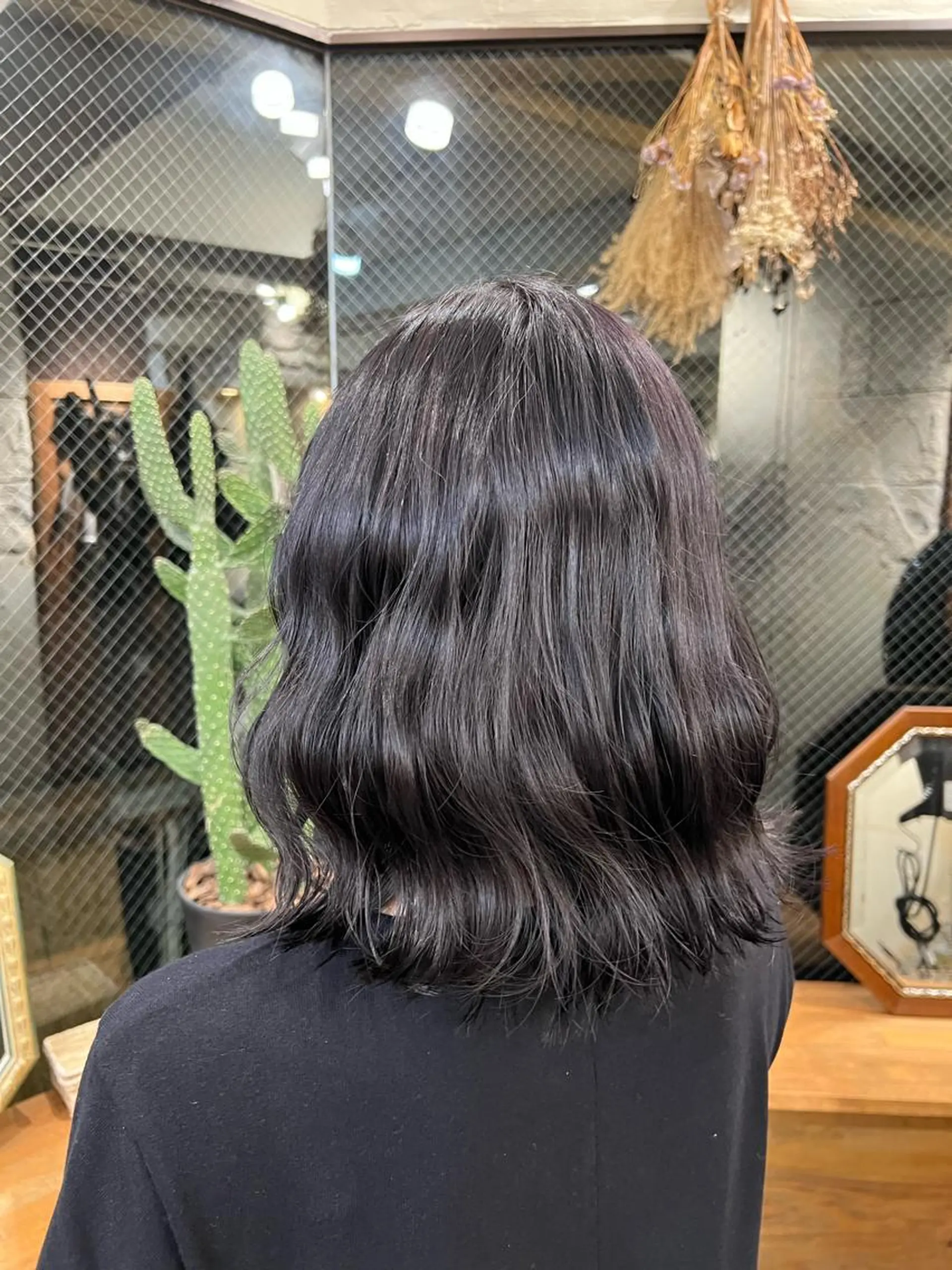 ミディアム カラー アッシュ ブリーチ ダブルカラー ラベンダーカラー ラベンダーアッシュ ARMONY所属・ま ひのヘアスタイル