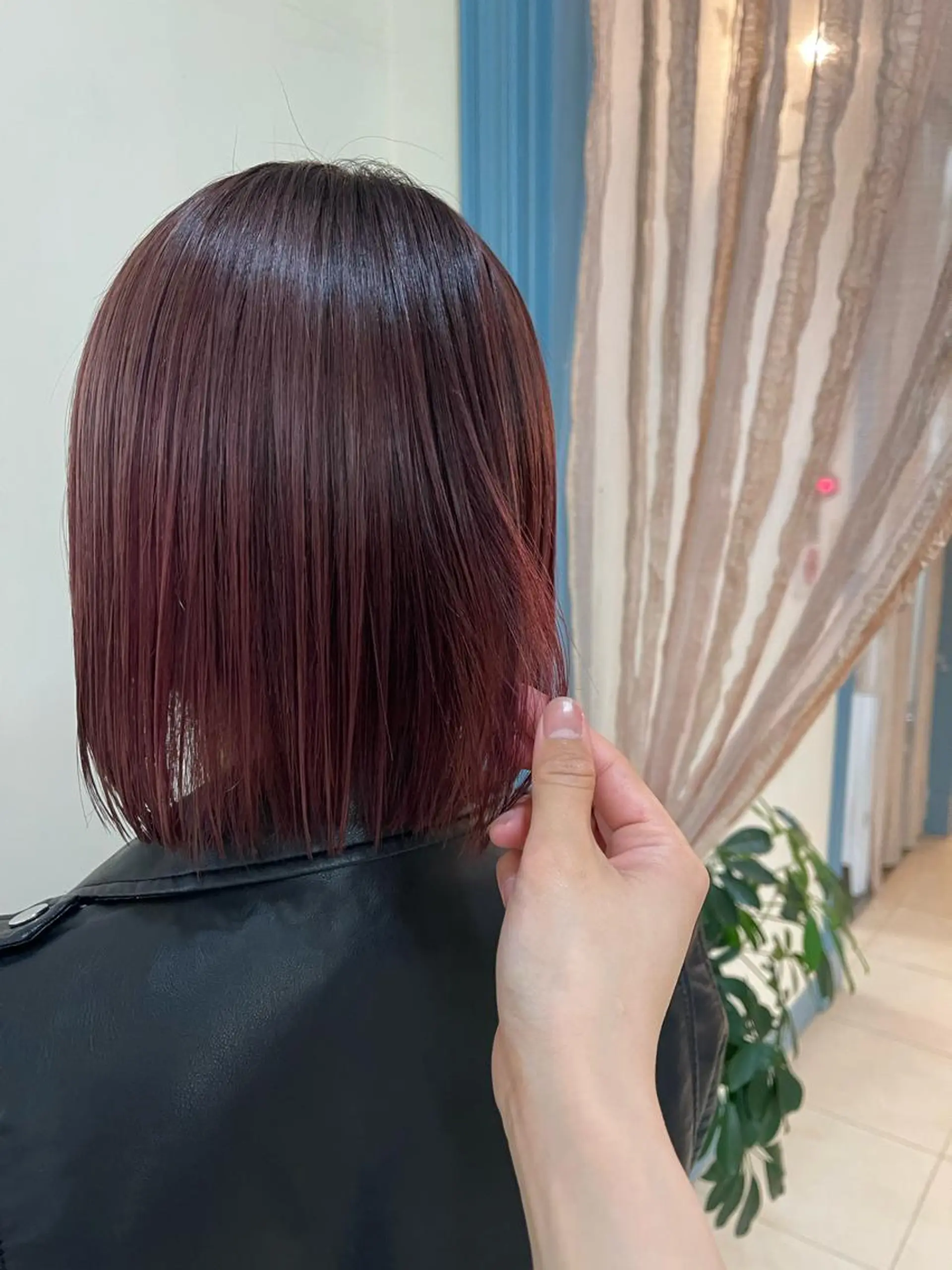 ショート カラー ボブ 吉田 真尋のヘアスタイル