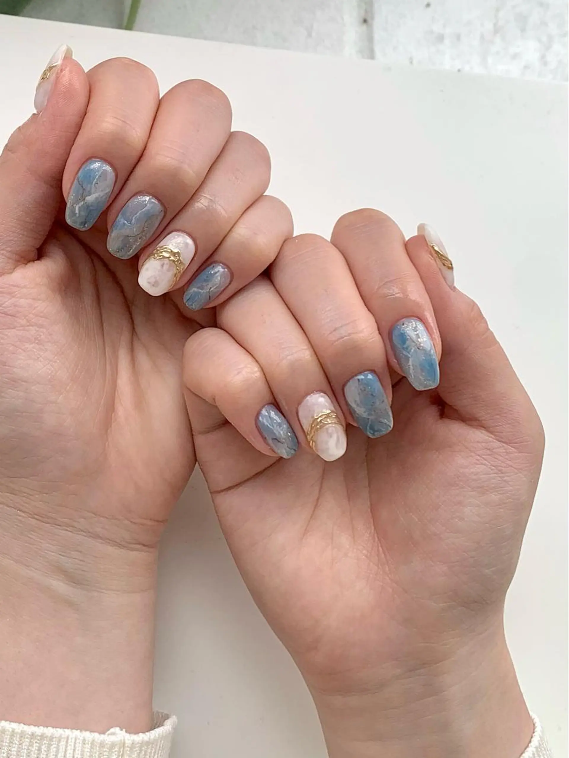 ネイル ブルー 大理石ネイル(マーブル) マットネイル ぷっくりネイル ハンドネイル hiyo🫧ネイル /渋谷💍🎀のネイルデザイン