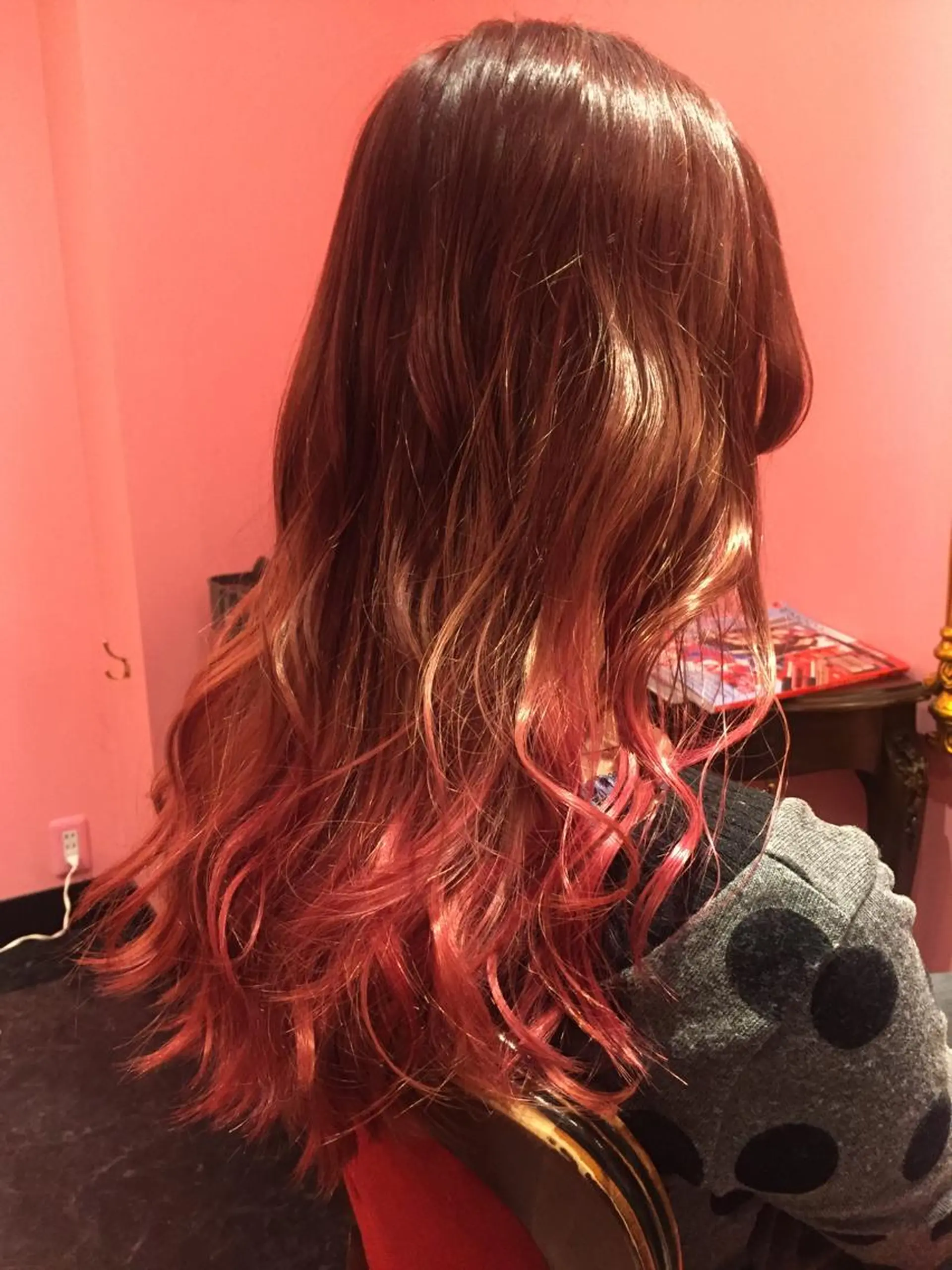 ロング カラー ブラウンカラー グラデーションカラー ピンクカラー ILu.所属・櫻井 愛弓のヘアスタイル