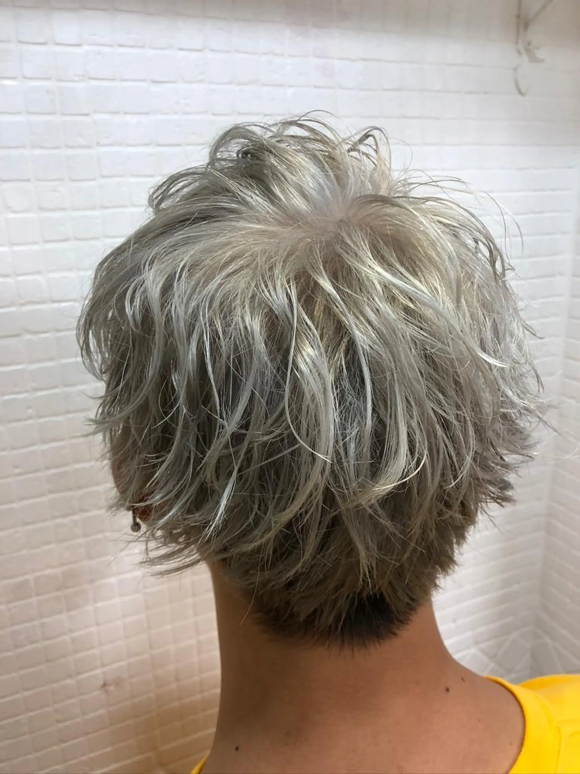 ショート カラー メンズ メンズブリーチ アッシュ ブリーチ ダブルカラー シルバー 髪質改善/縮毛矯正/ 透明感カラーYUMAのヘアスタイル