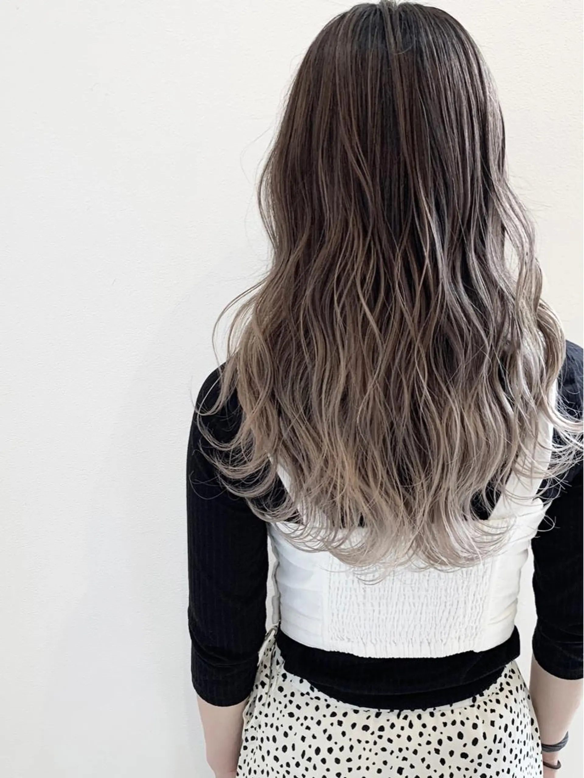 ロング カット ヘアカラー トリートメント MYRTLE TSUNODAのヘアスタイル