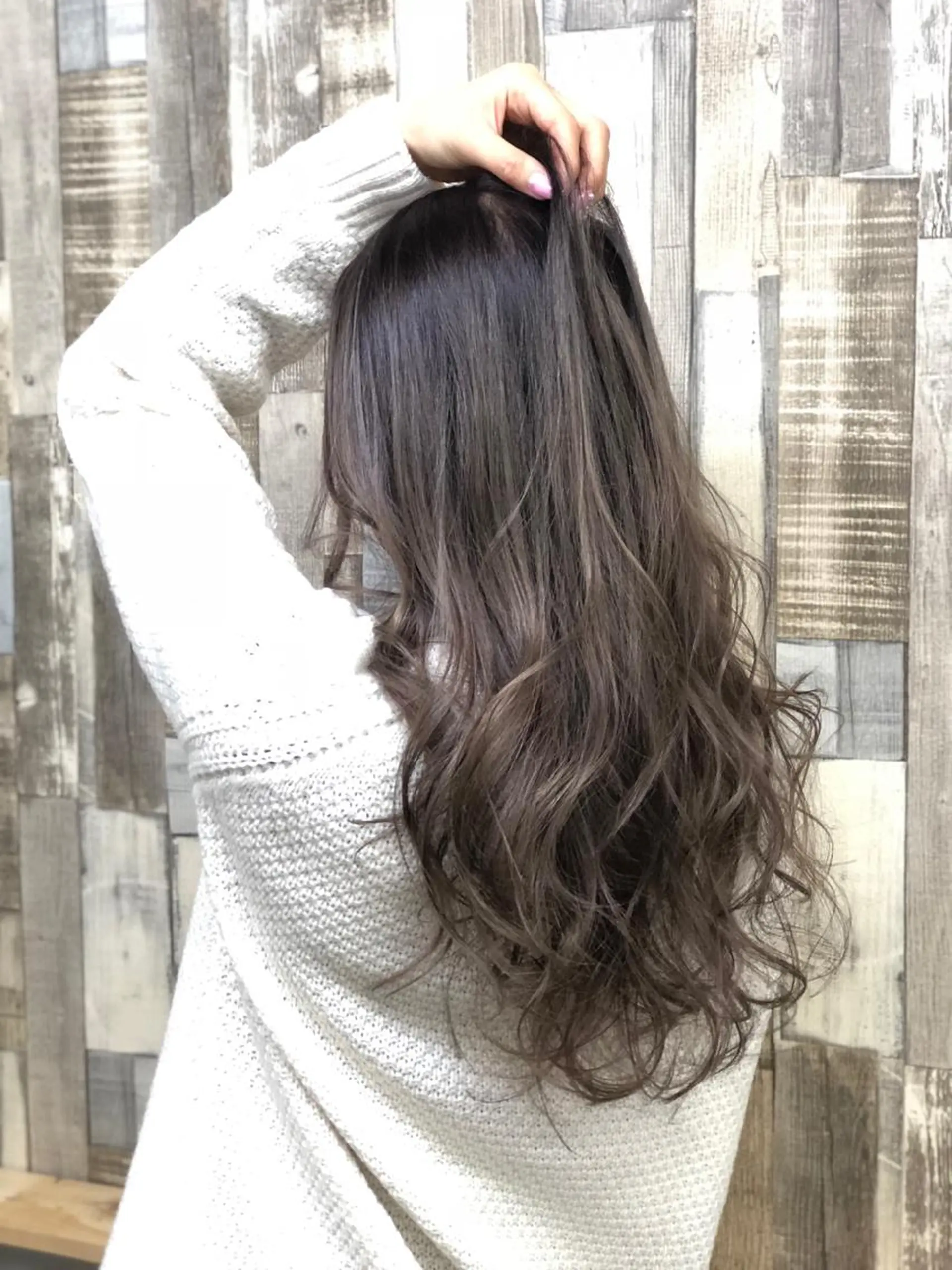 ロング カラー ヘアアレンジ グラデーションカラー グレージュ 外国人風カラー ヘアカラー エクステ 枝毛カット＆髪質改善 満足NO.1岡しゃんのヘアスタイル