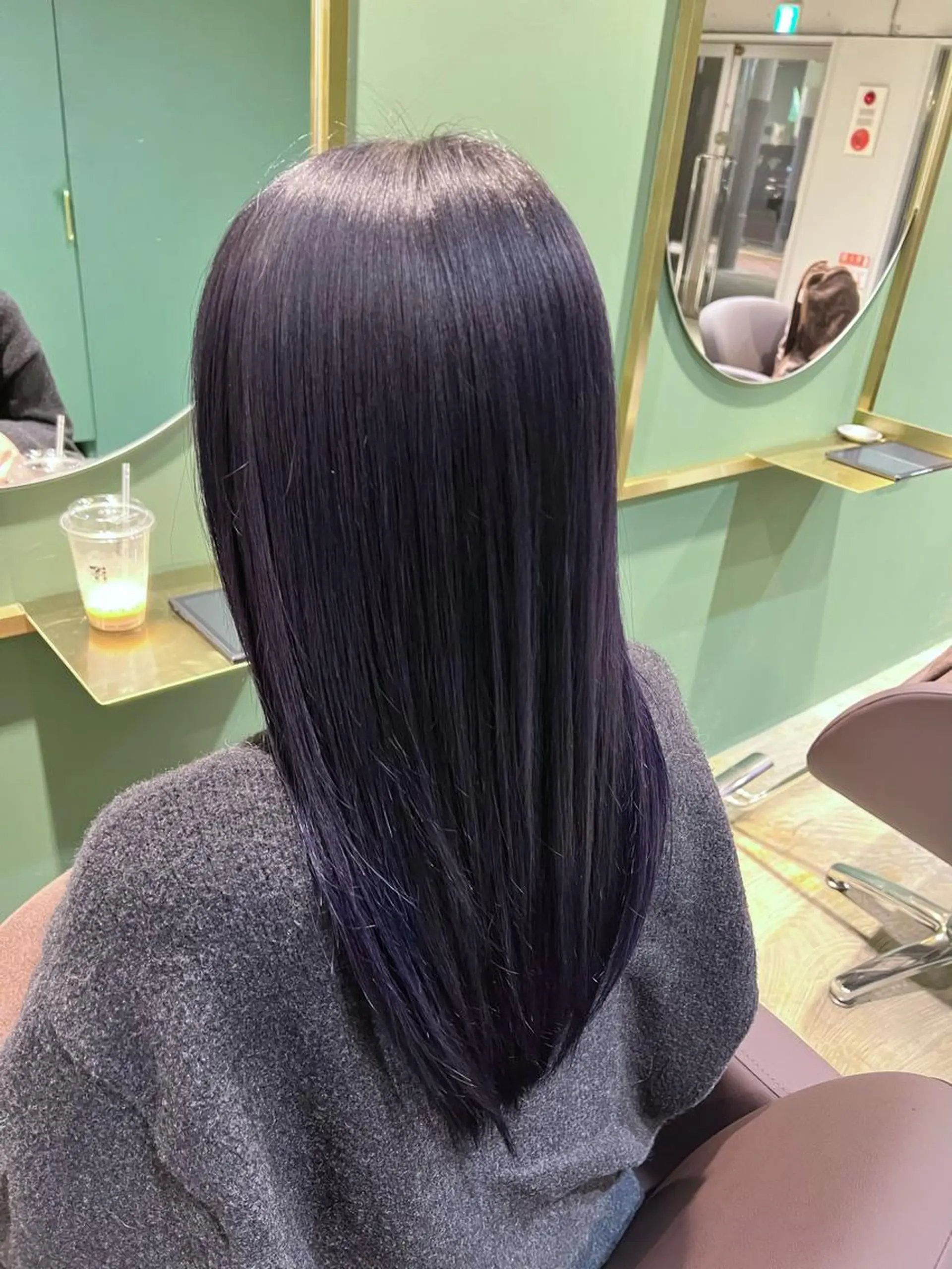 セミロング カラー 黒髪 ブルーカラー バイオレットカラー ヘアカラー トリートメント ヘッドスパ カラースペシャリスト しょう🧑🏼‍🎨のヘアスタイル