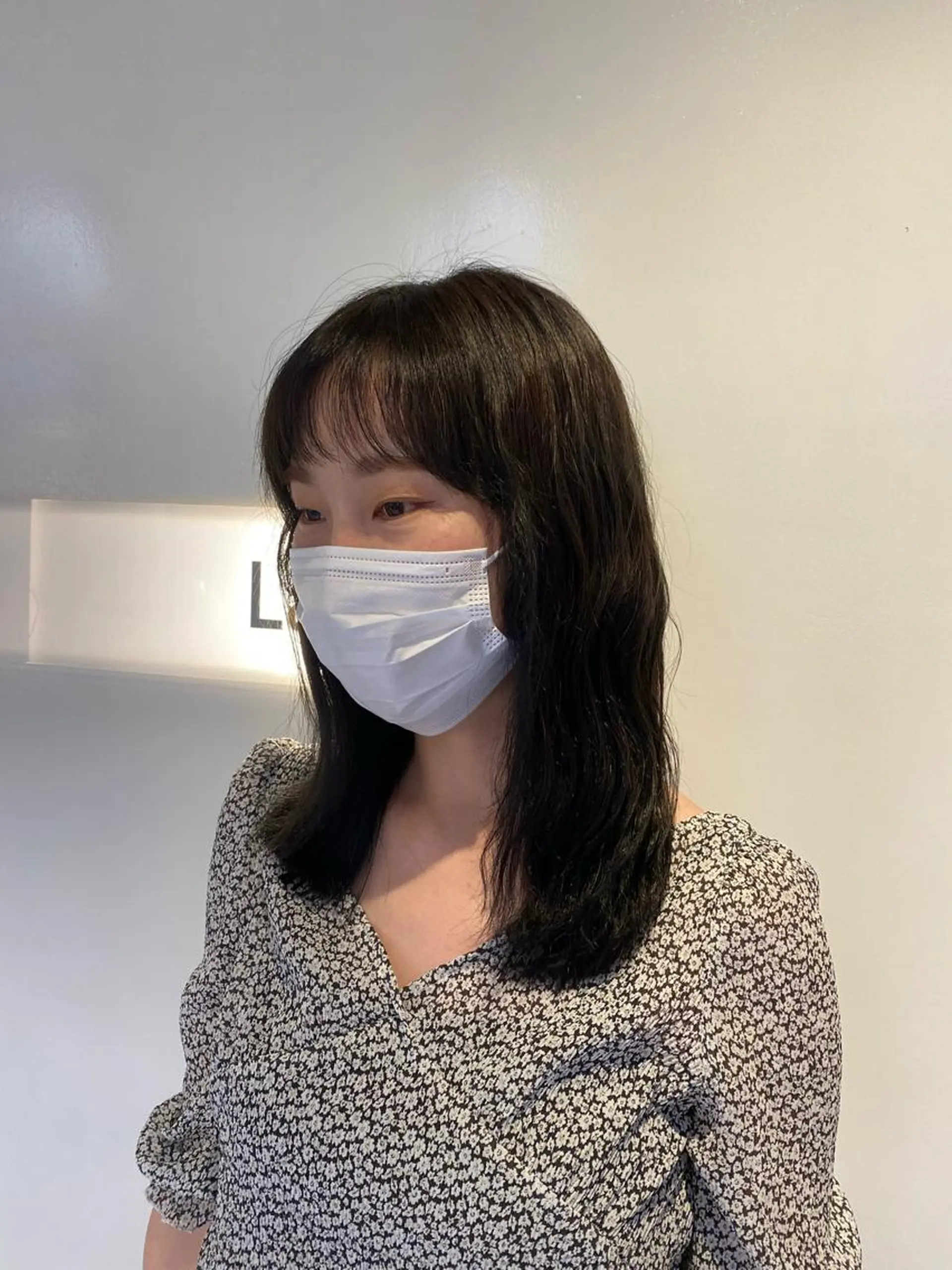 セミロング カット ヘアカラー トリートメント 西山 恵太郎のヘアスタイル