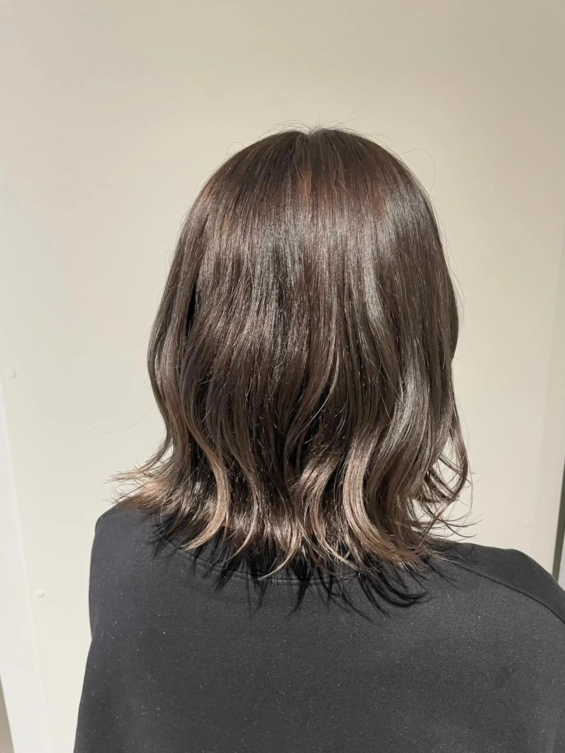 ミディアム 山内 愛可のヘアスタイル