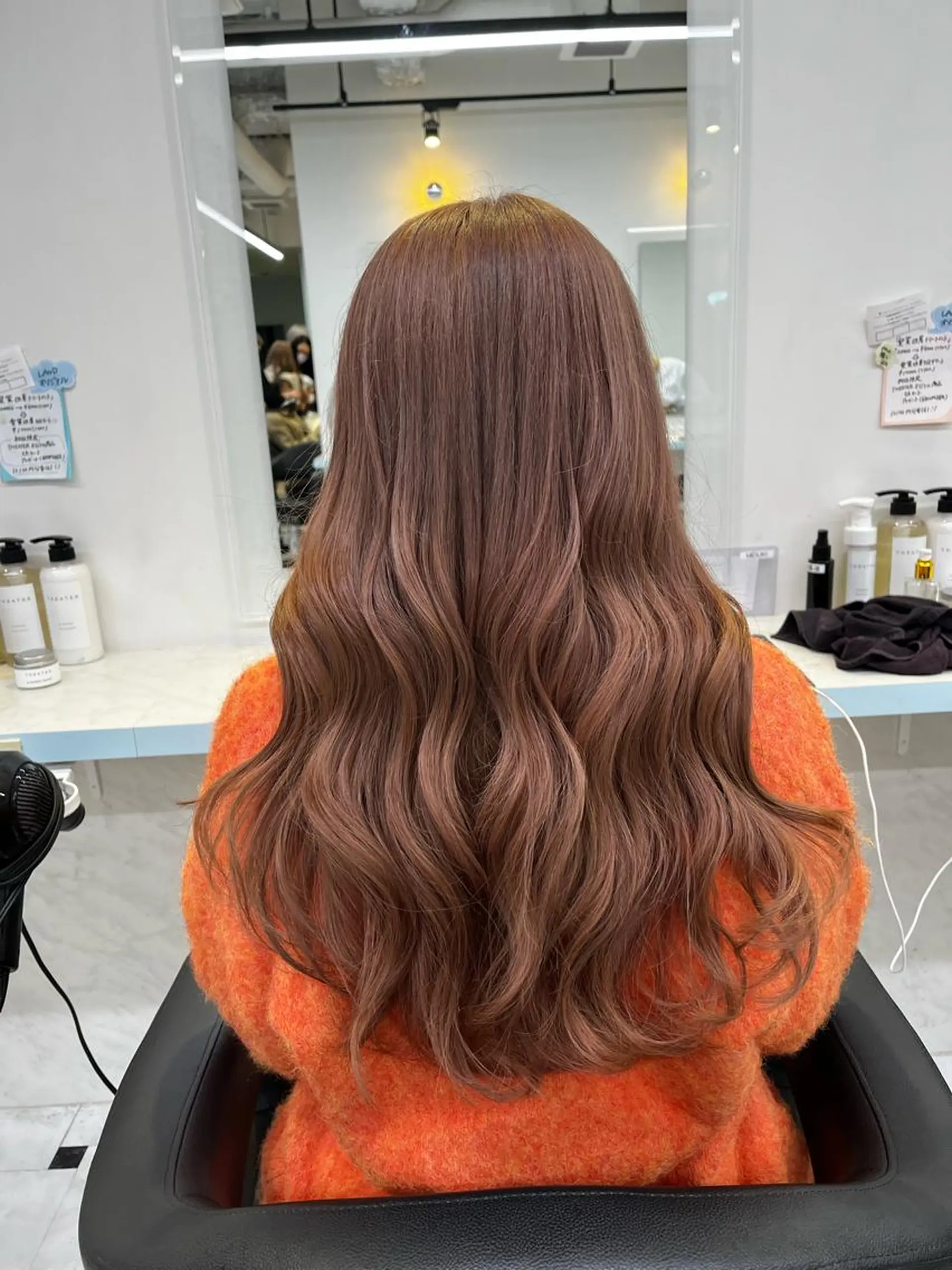 セミロング カラー ヘアカラー ブリーチカラー 🩵MIZUKIのヘアスタイル