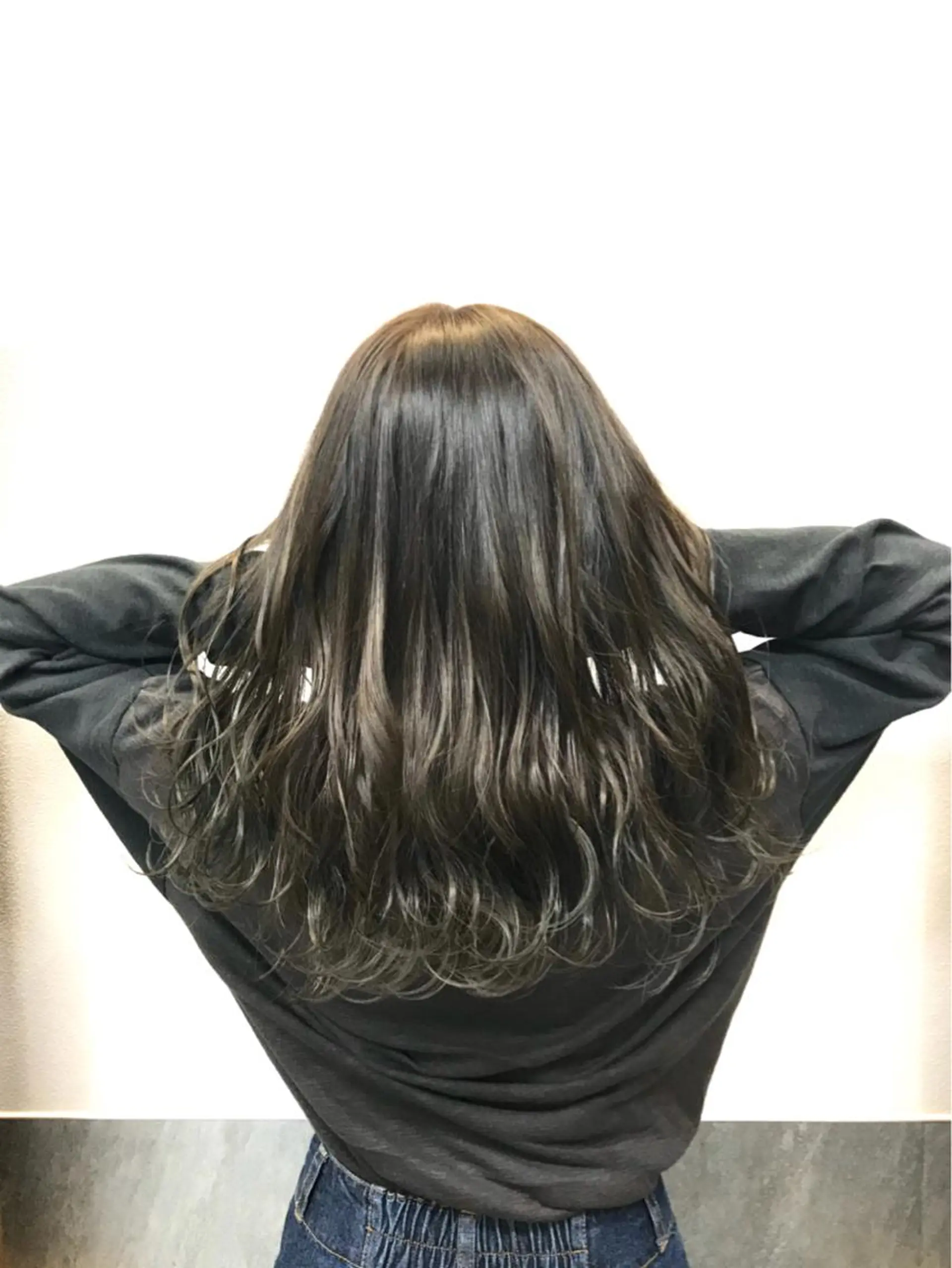 ミディアム カラー ヘアアレンジ ブリーチ オリーブカラー 髪質改善特化サロン ICONIQ天神店のヘアスタイル