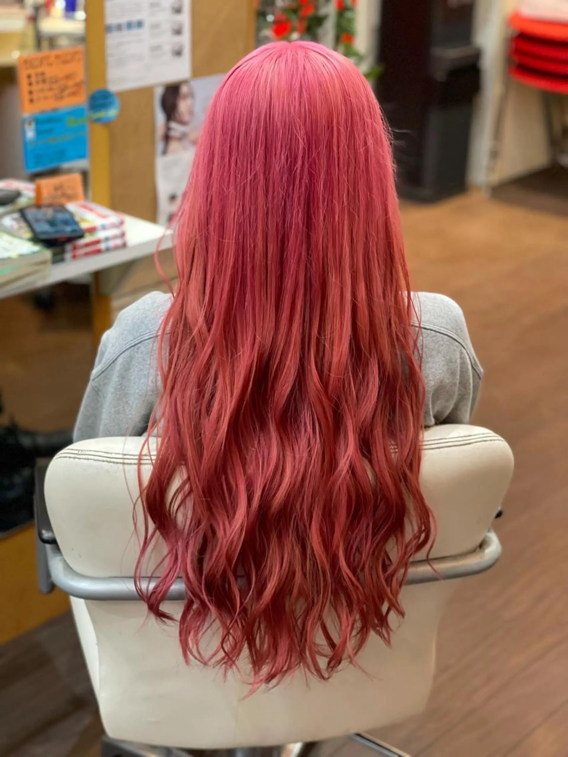 ロング ヘアカラー たけい ゆうきのヘアスタイル