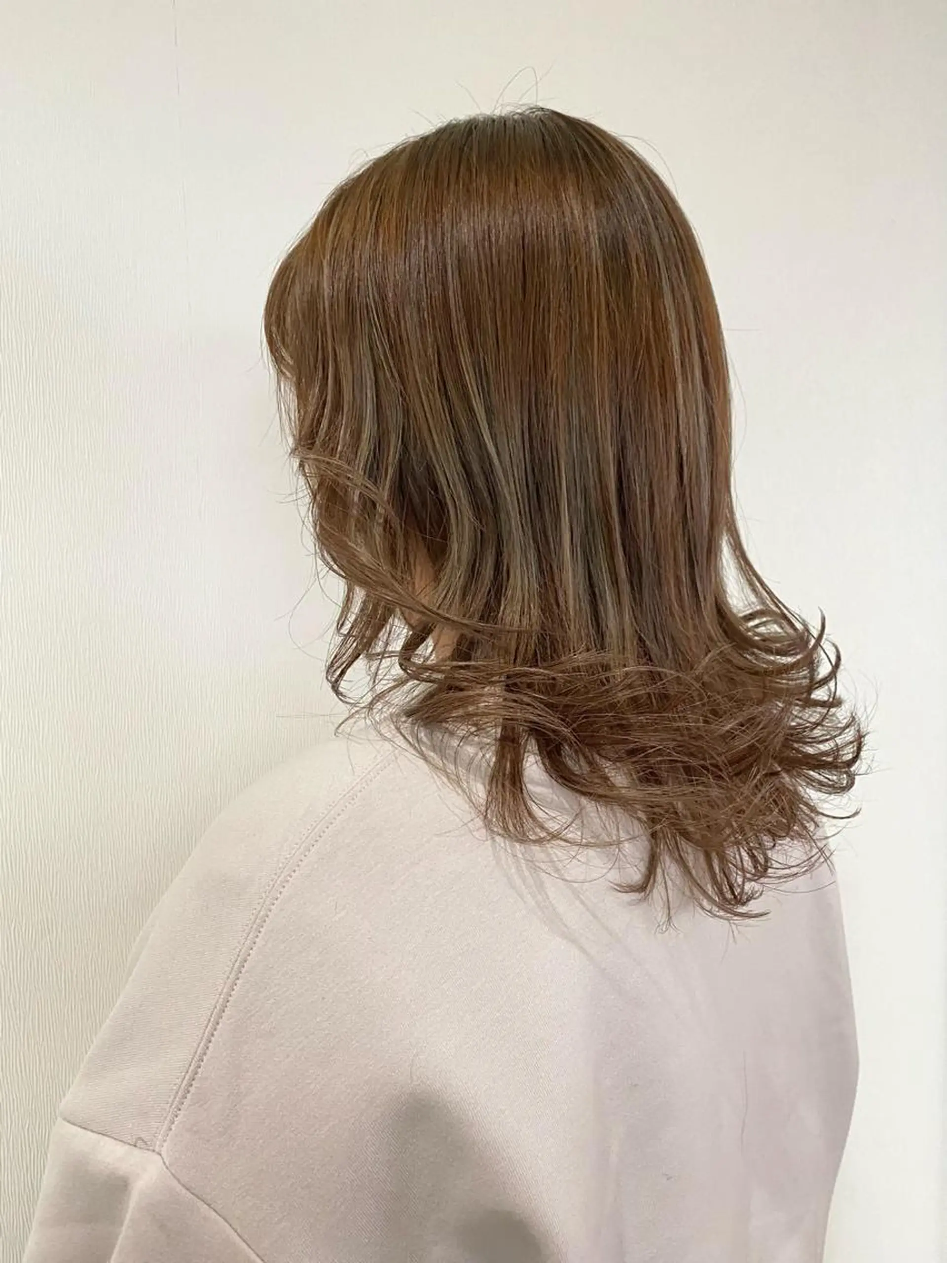 セミロング カラー 丹野 美樹のヘアスタイル