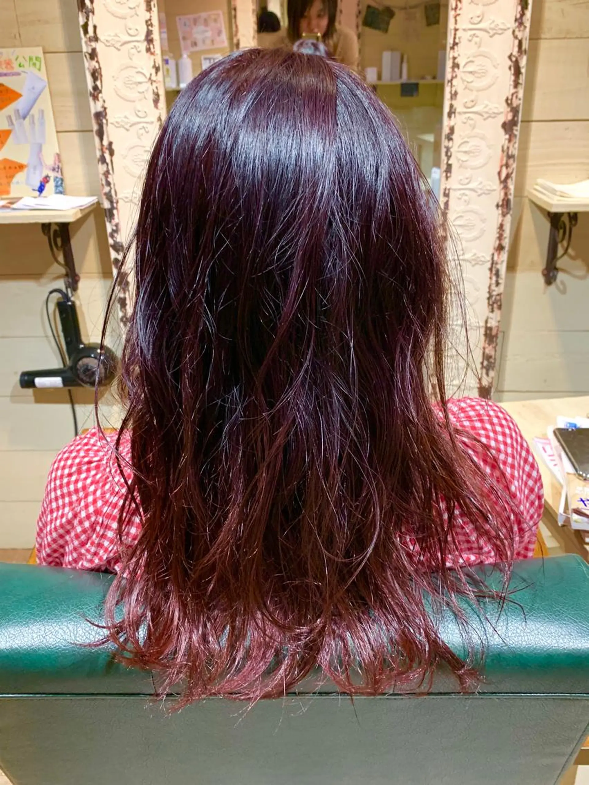 ロング カラー ブリーチ グラデーションカラー ブリーチなしカラー クワハラ イオリのヘアスタイル