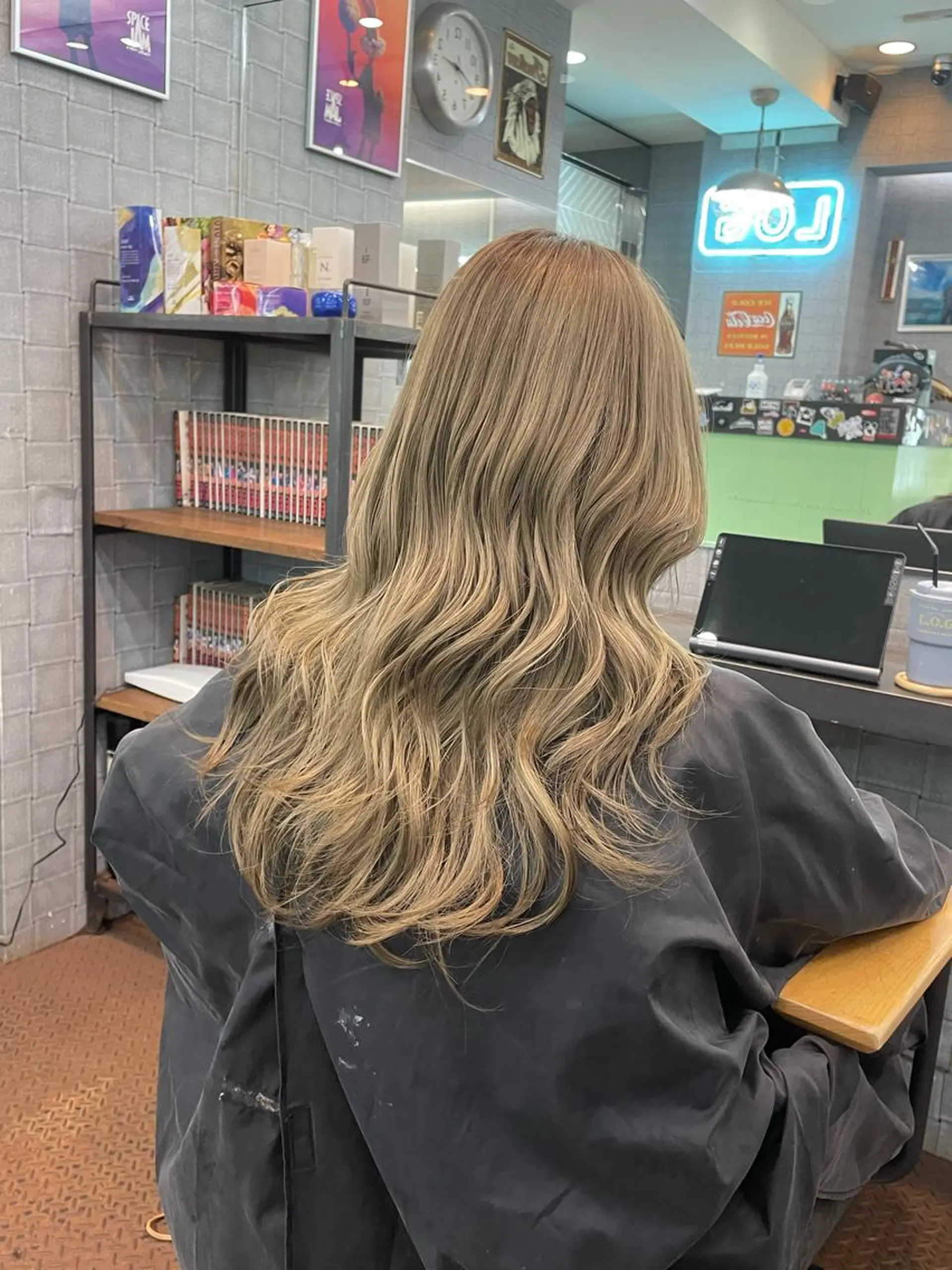 セミロング カラー Le'a所属・渋谷/フェード/ 國分 翔のヘアスタイル