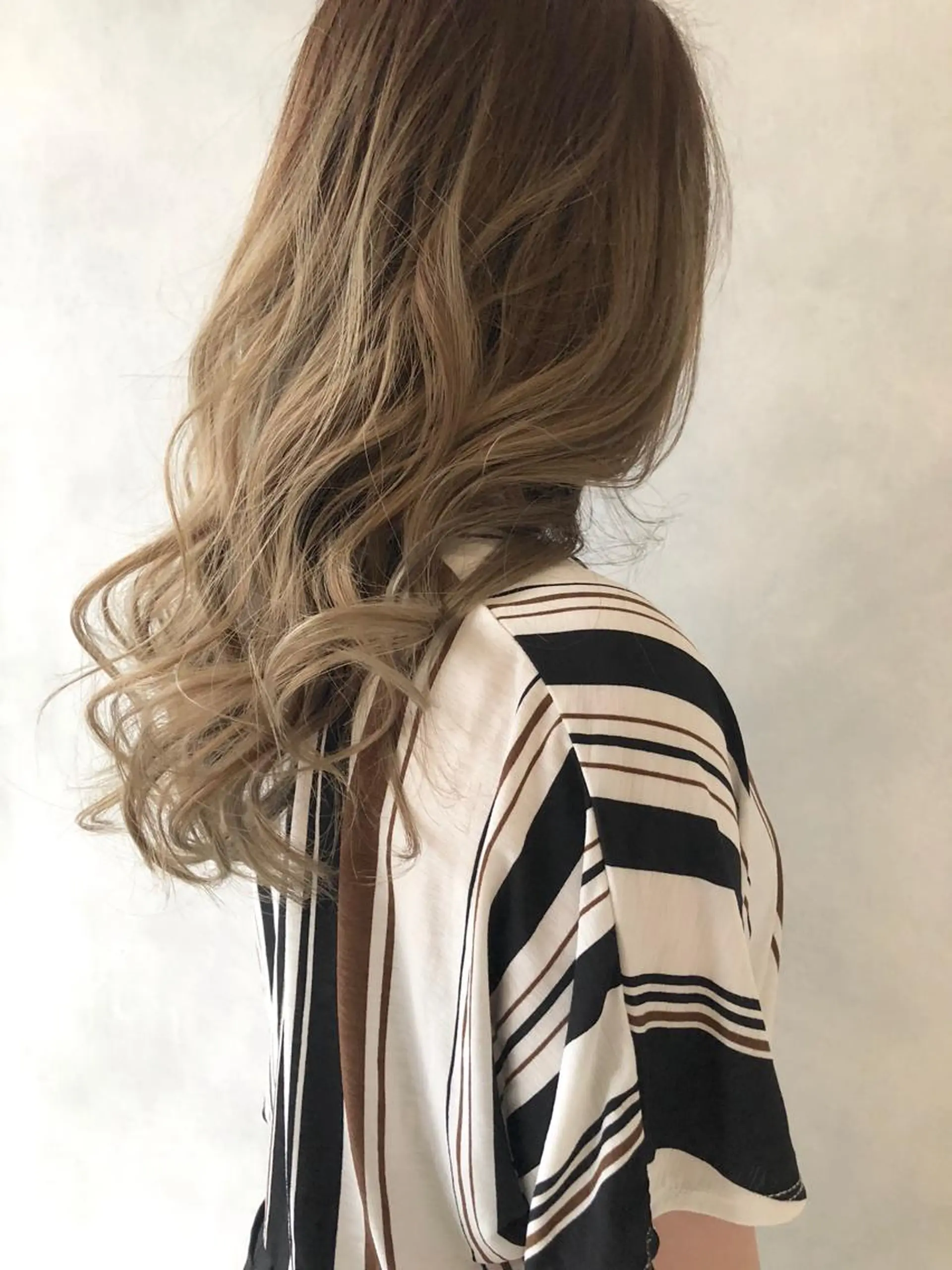 ロング 外国人風カラー ハイライト ヘアカラー トリートメント 小澤大輔 YOLO hairのヘアスタイル