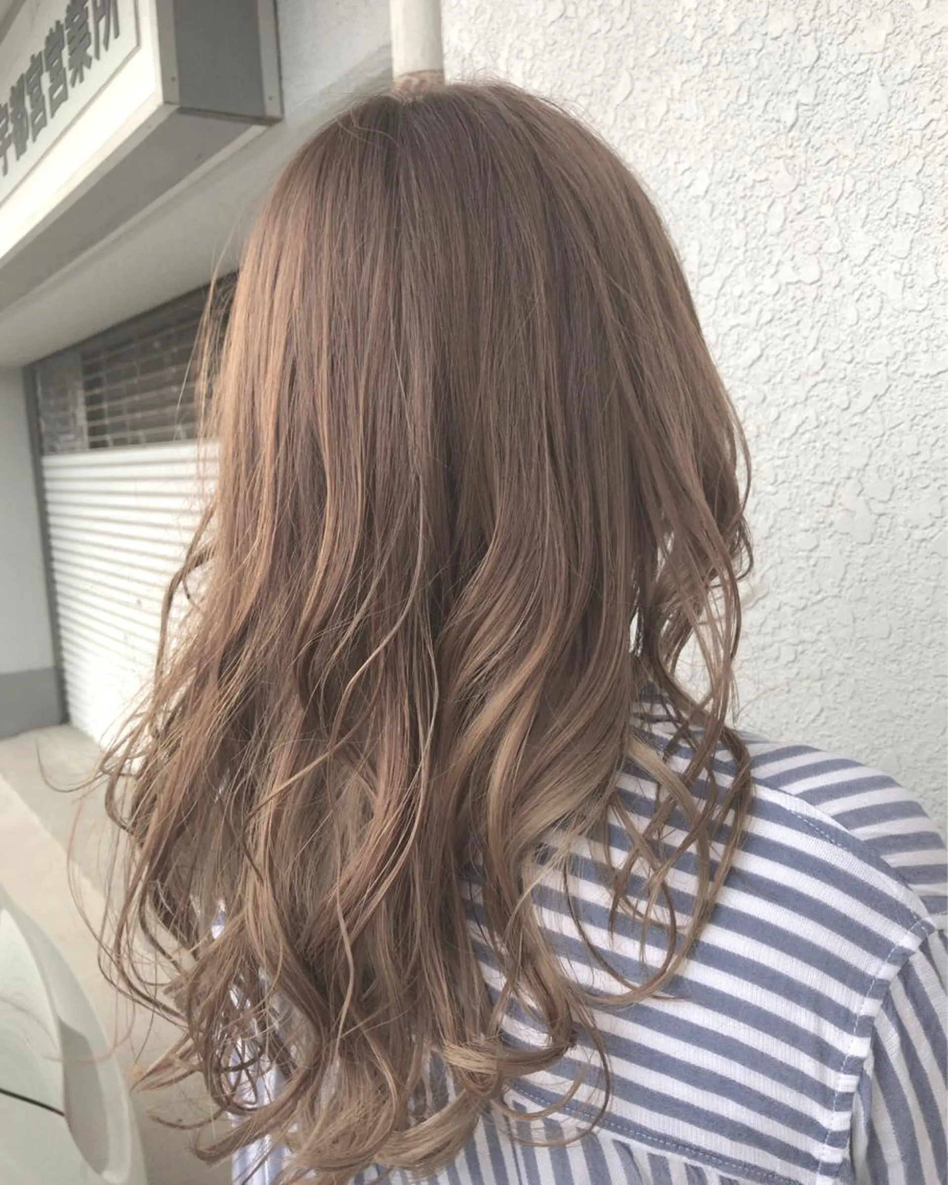 セミロング カラー レイヤーカット匠 イソザキノリユキのヘアスタイル