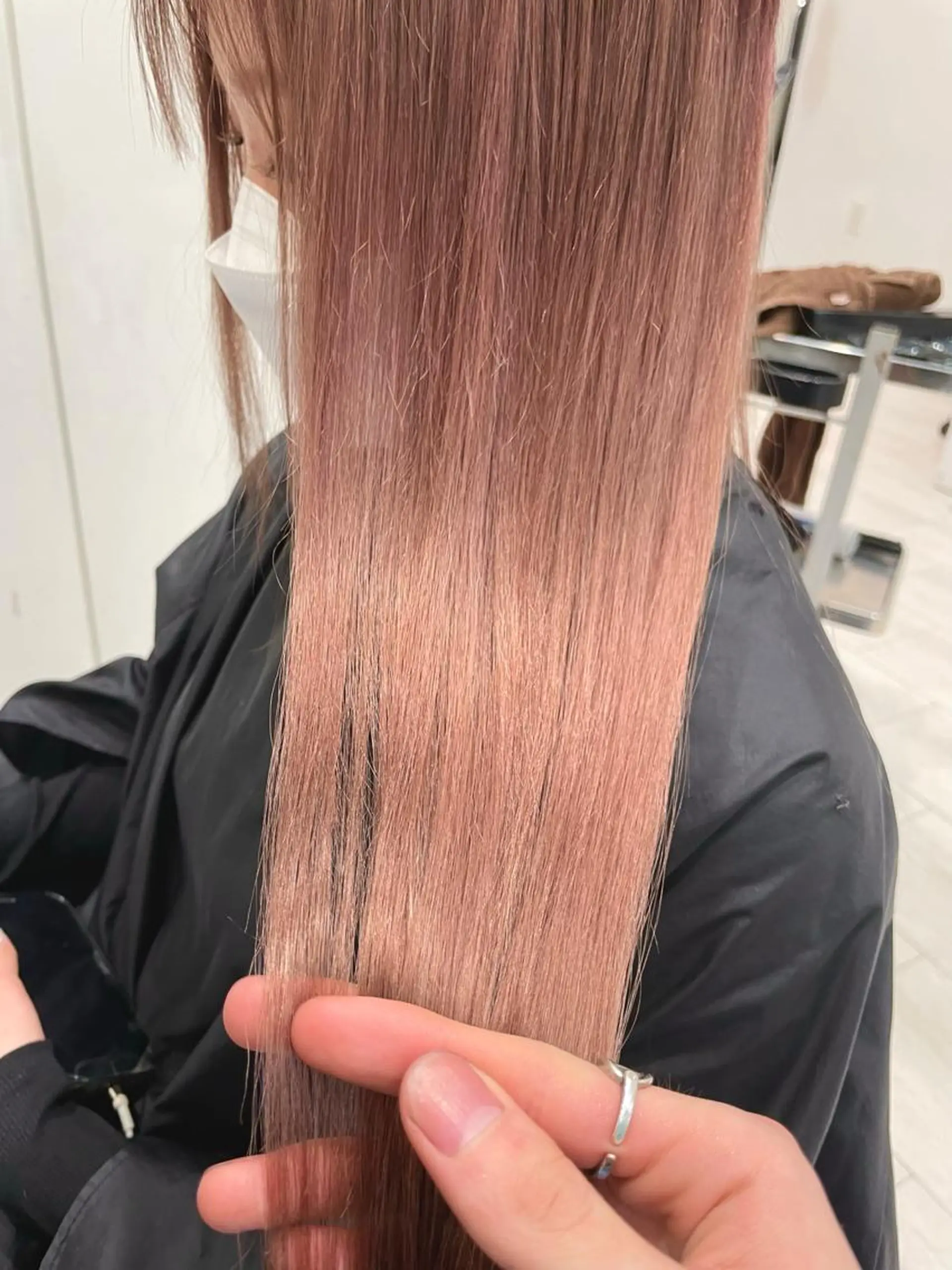 ロング カラー マツエク・マツパ アイブロウ ベージュカラー ブリーチ ブロンド ピンクカラー ピンクベージュ ハッシュカット レイヤー池袋のヘアスタイル