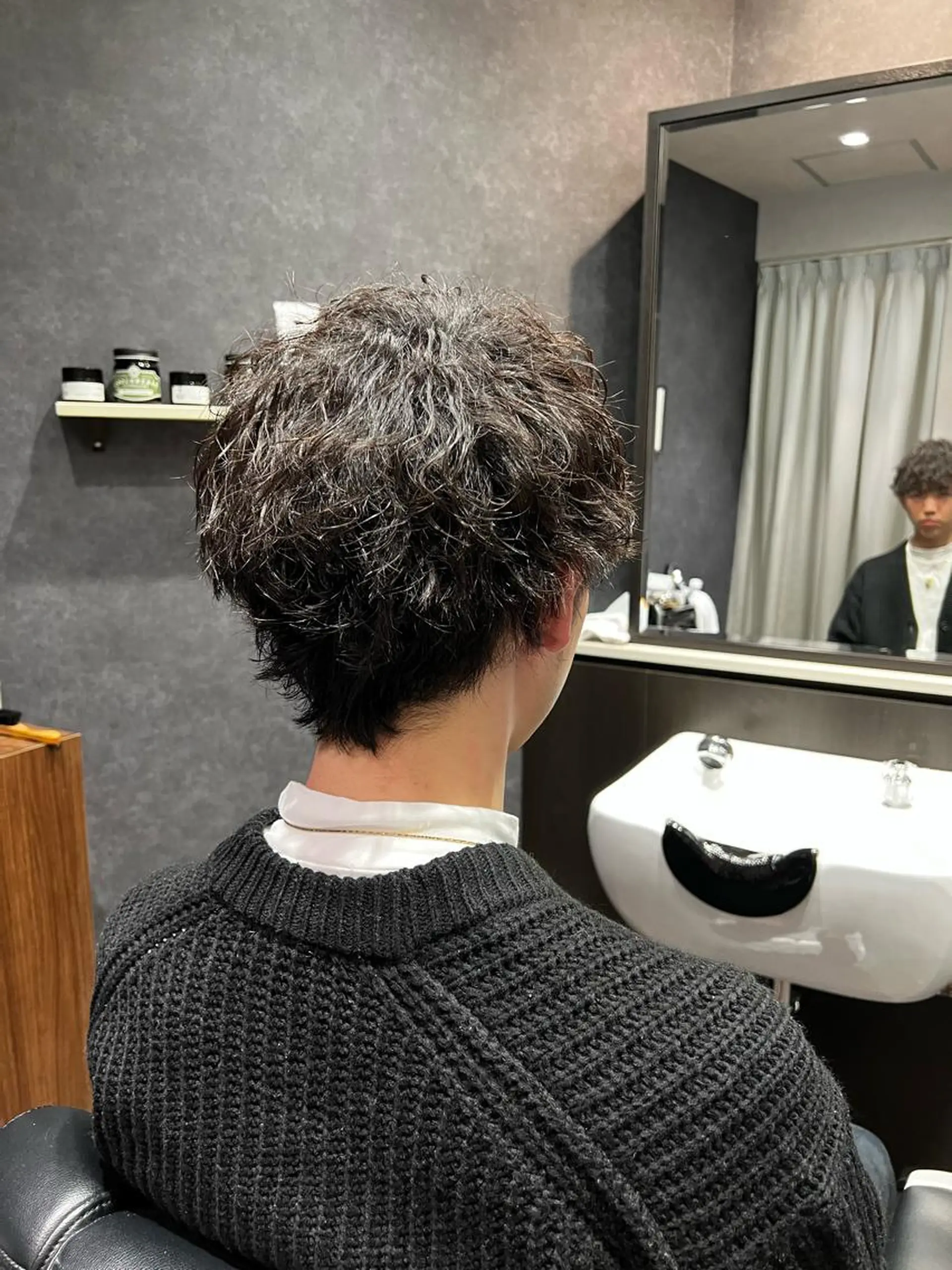 ミディアム カラー パーマ メンズ ミディアムパーマ メンズパーマ メンズツイストパーマ ツーブロック ツイストパーマ BARBER SUGIYAMA所属・北千住理容室バーバー 小堀悠作のヘアスタイル