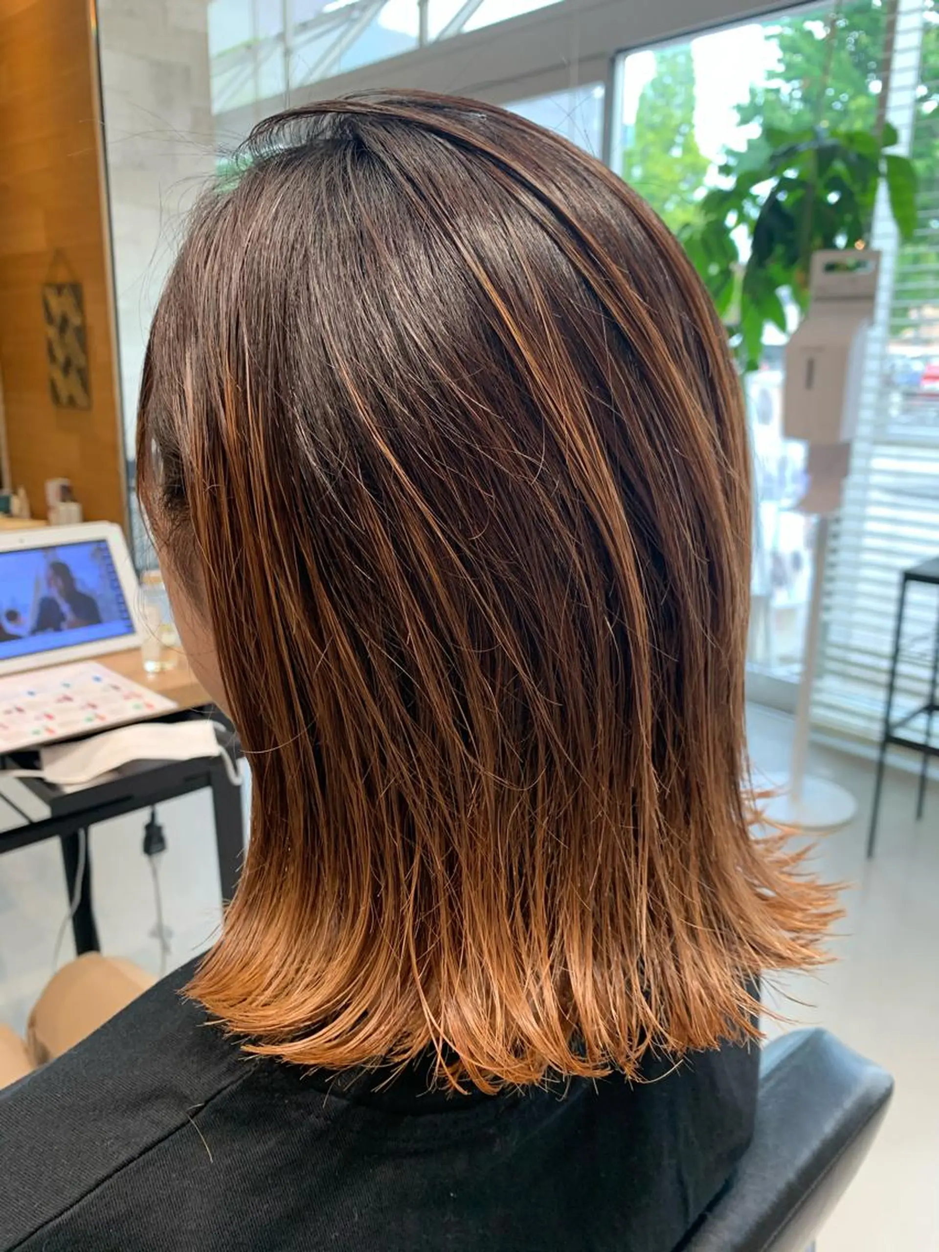 ミディアム 大木 華のヘアスタイル