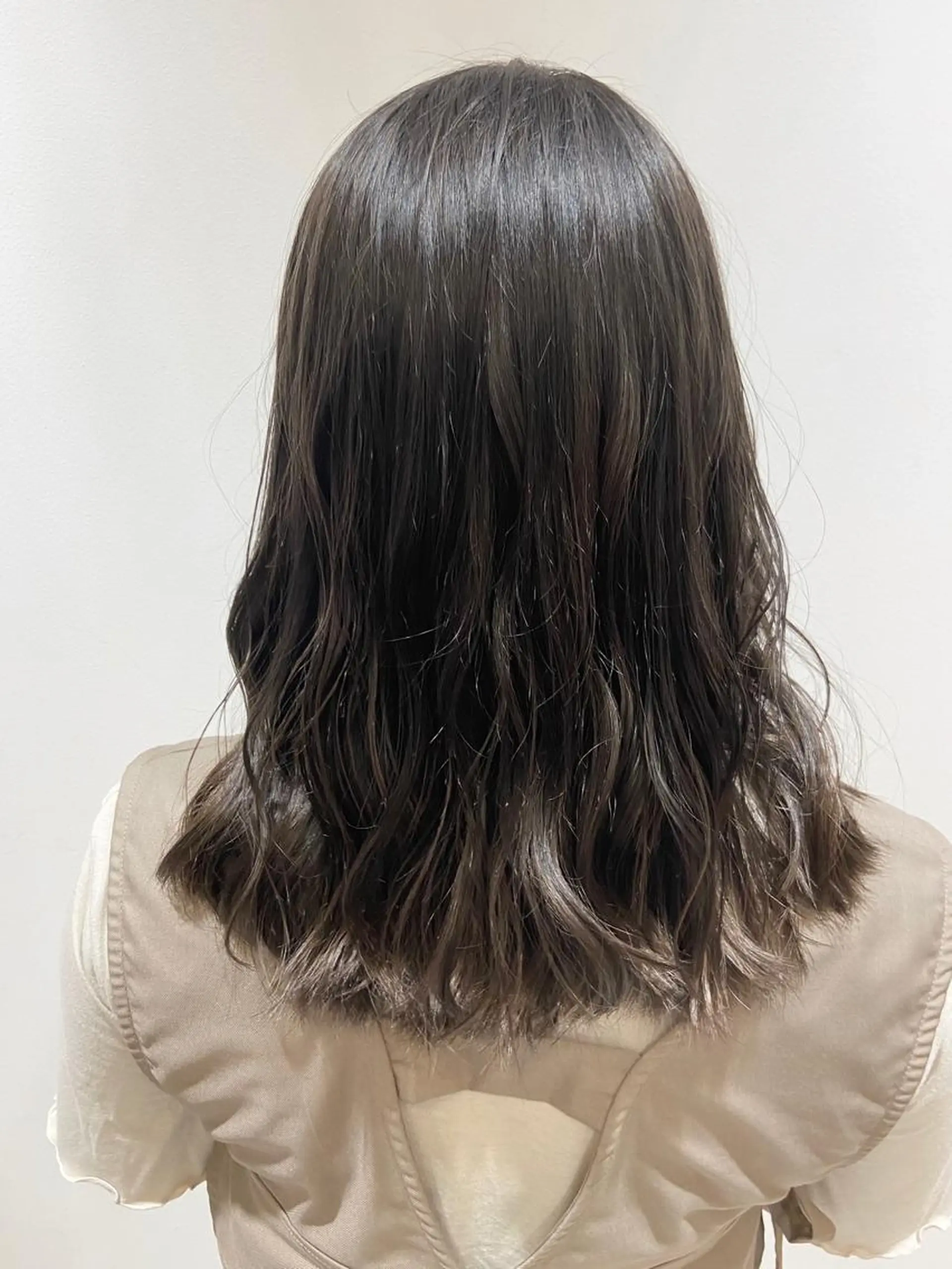 ミディアム カラー カット ヘアカラー トリートメント 🐺ウルフ/レイヤー 似合わせ‎🤍沙羅のヘアスタイル