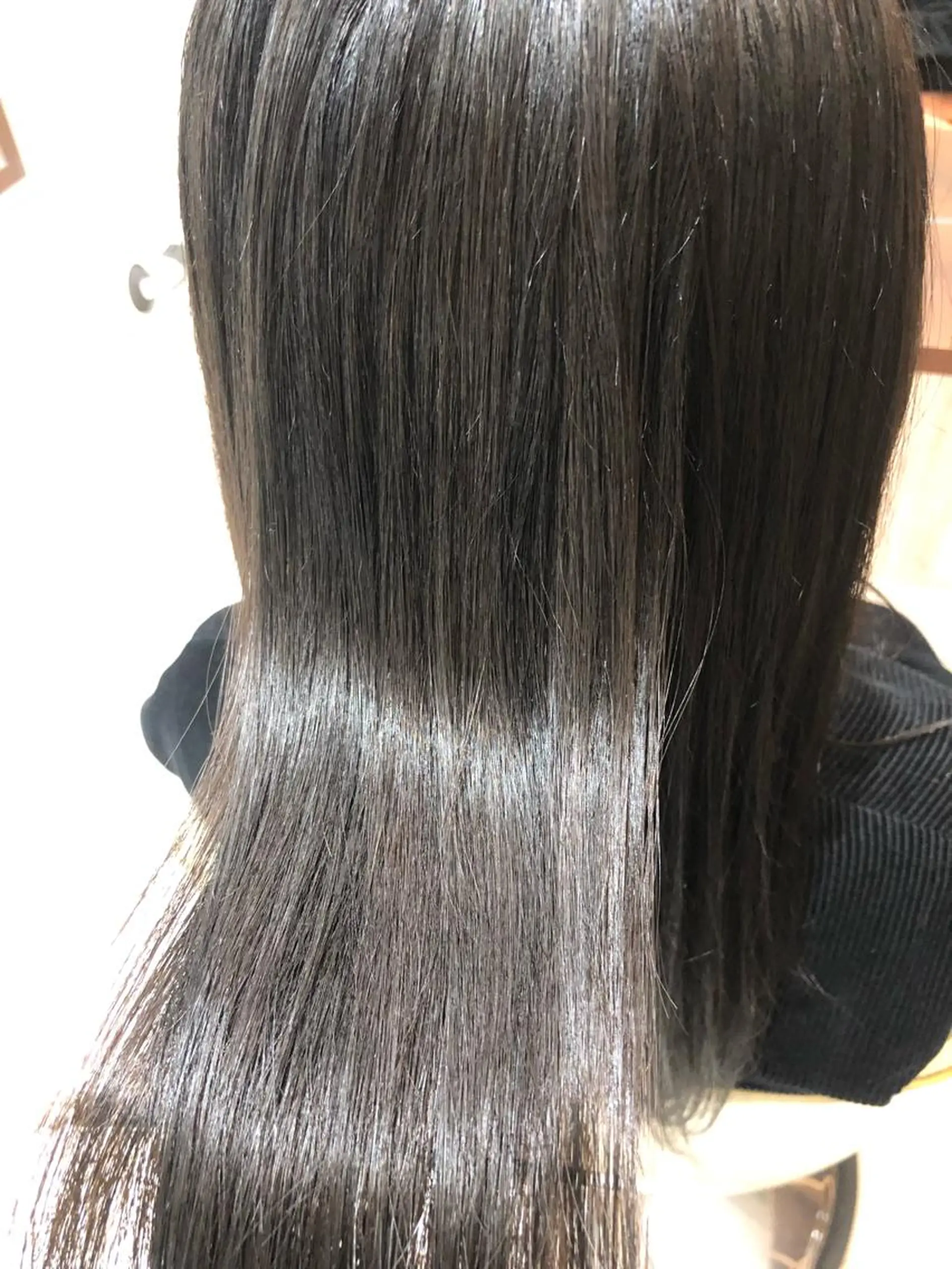 ロング カラー 山崎 和花のヘアスタイル