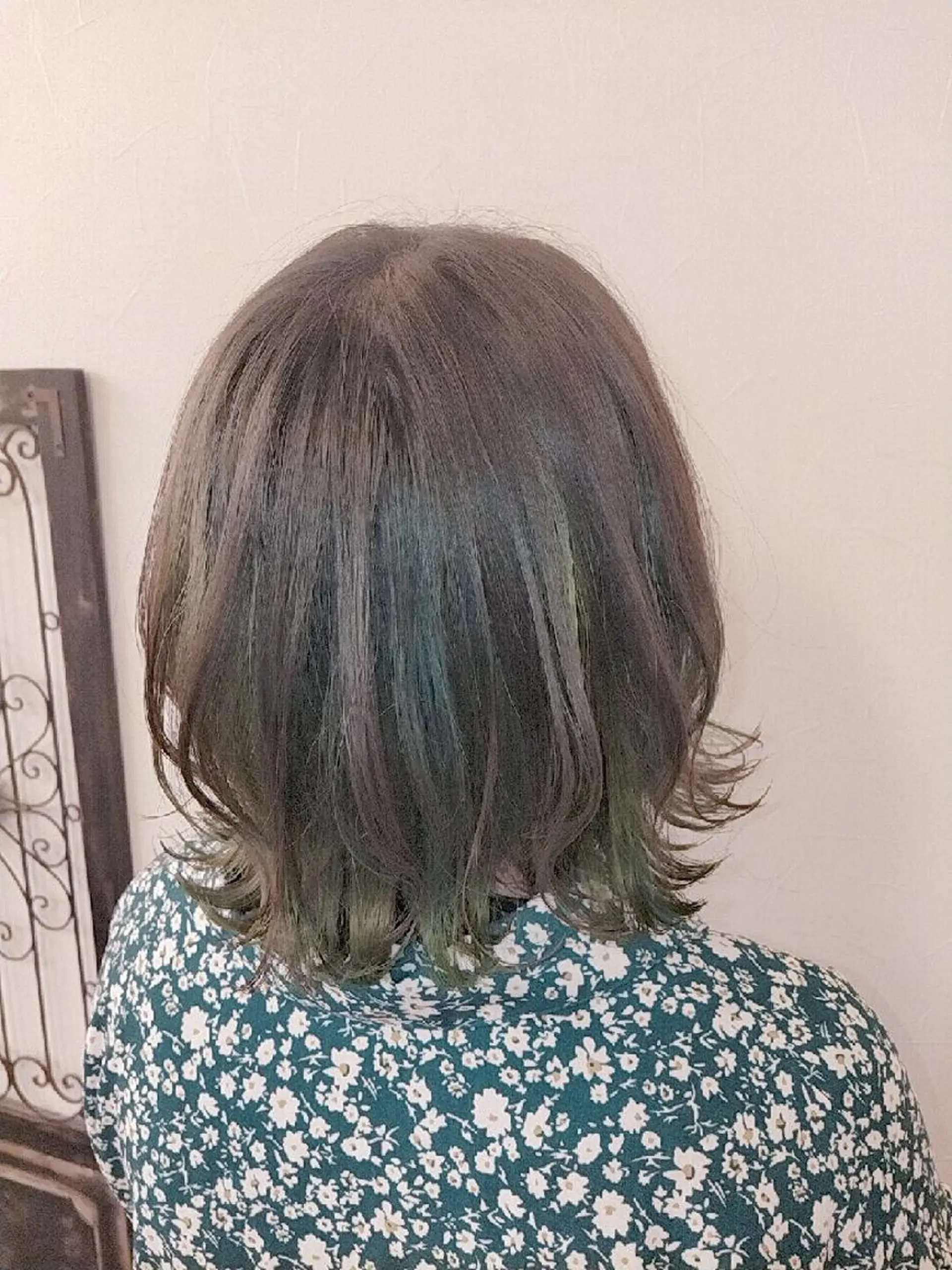 ショート カラー バレイヤージュ ブリーチ ダークグレー ダブルカラー グラデーションカラー デザインカラー髪質 改善Lilithのその他イメージ