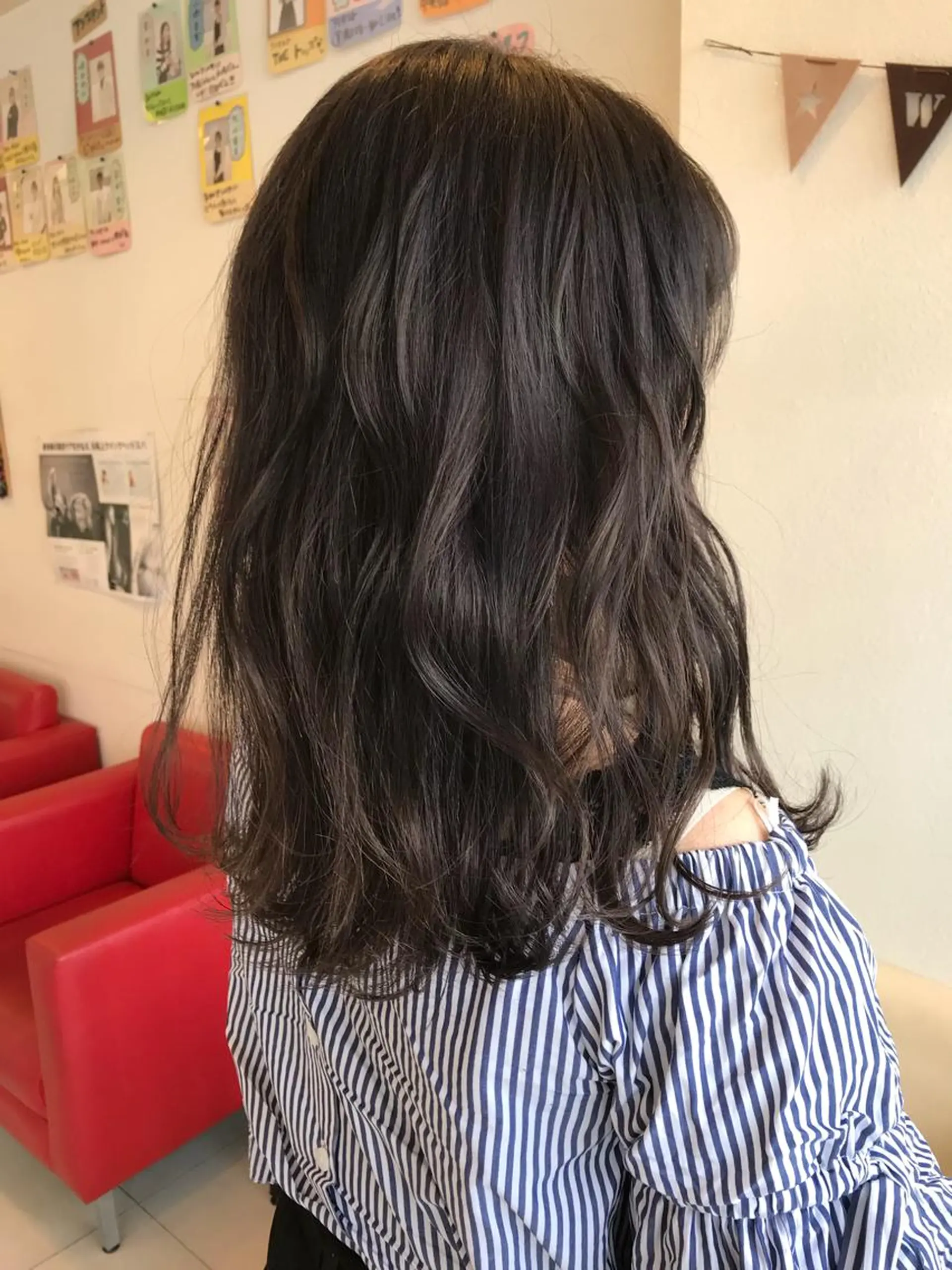 セミロング パーマ 西 めぐみのヘアスタイル