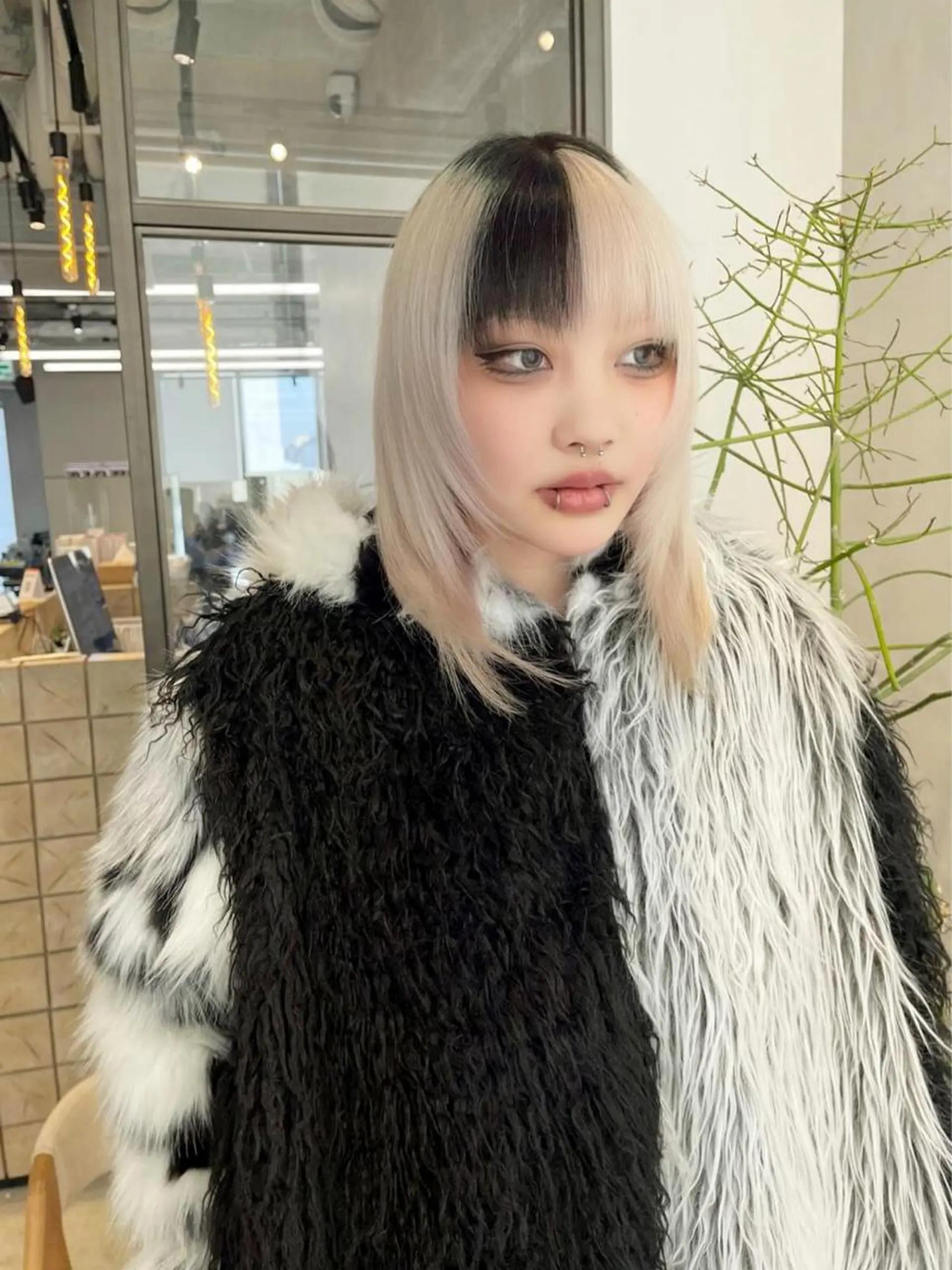 ミディアム カラー デザインカラー ハイトーンカラー 🦋レイヤーカット ミドリカワ🦋のヘアスタイル