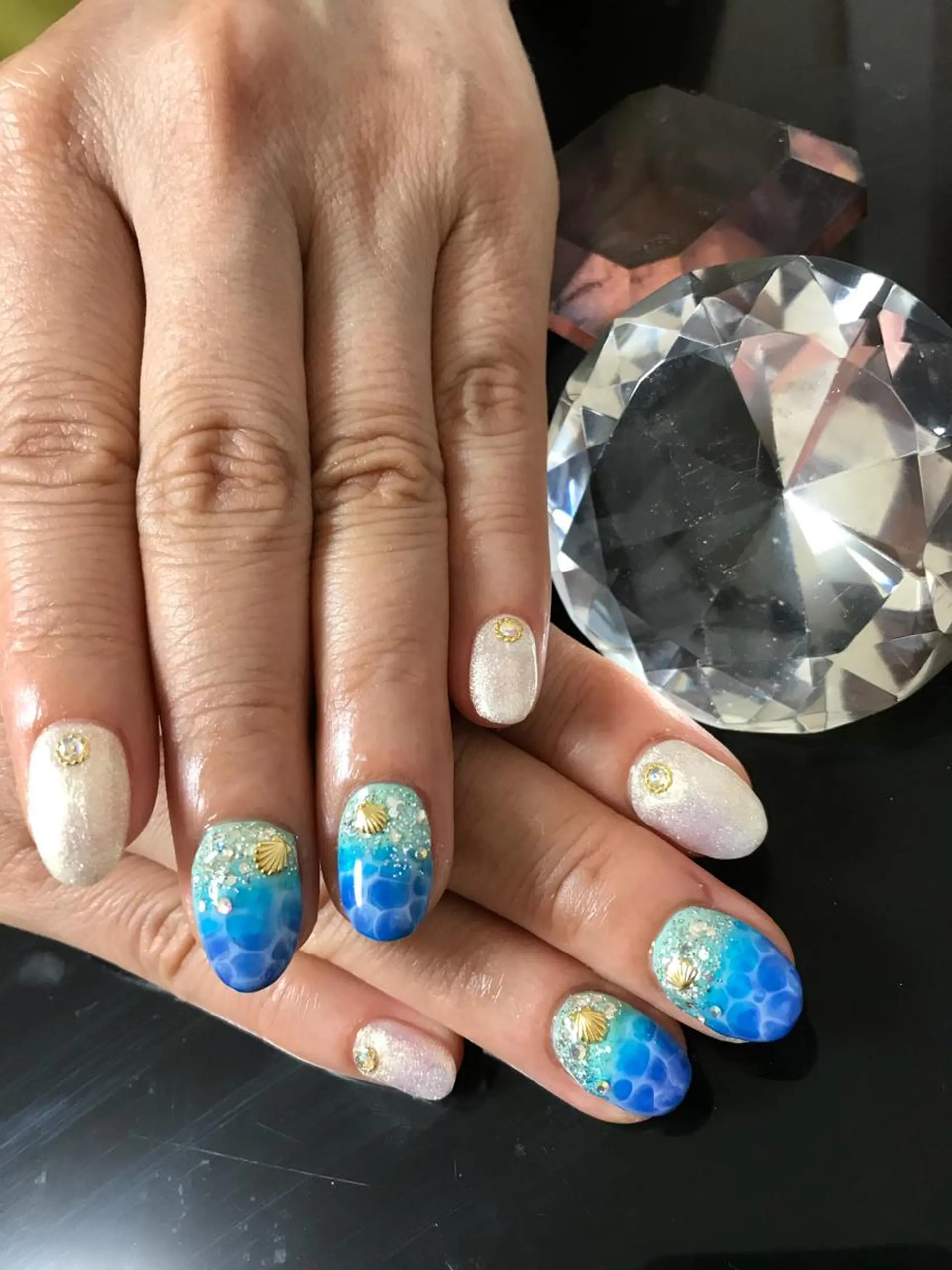 ミディアム ネイル ハンドネイル ハンドケア 💎ビューティサロン 湘南　RIRAN💎のネイルデザイン