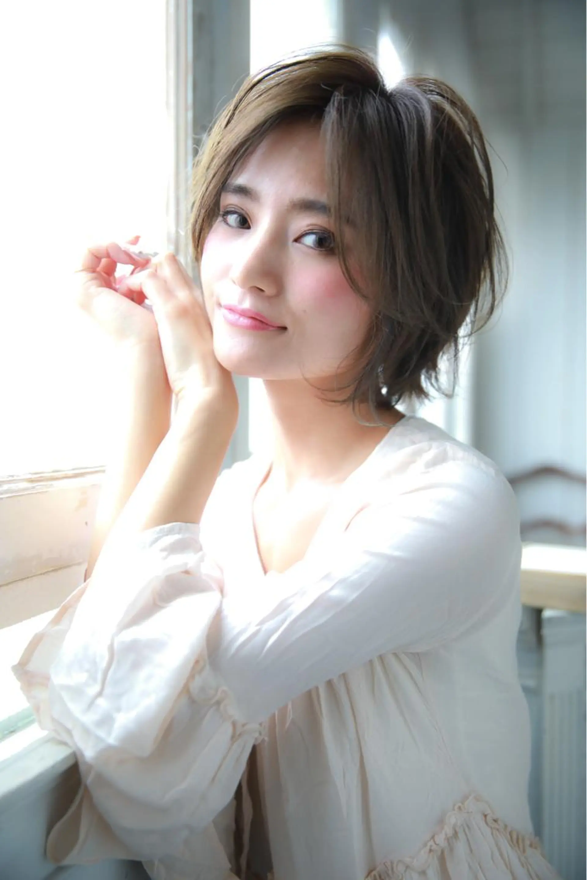 ショート linda by neoliveのヘアスタイル