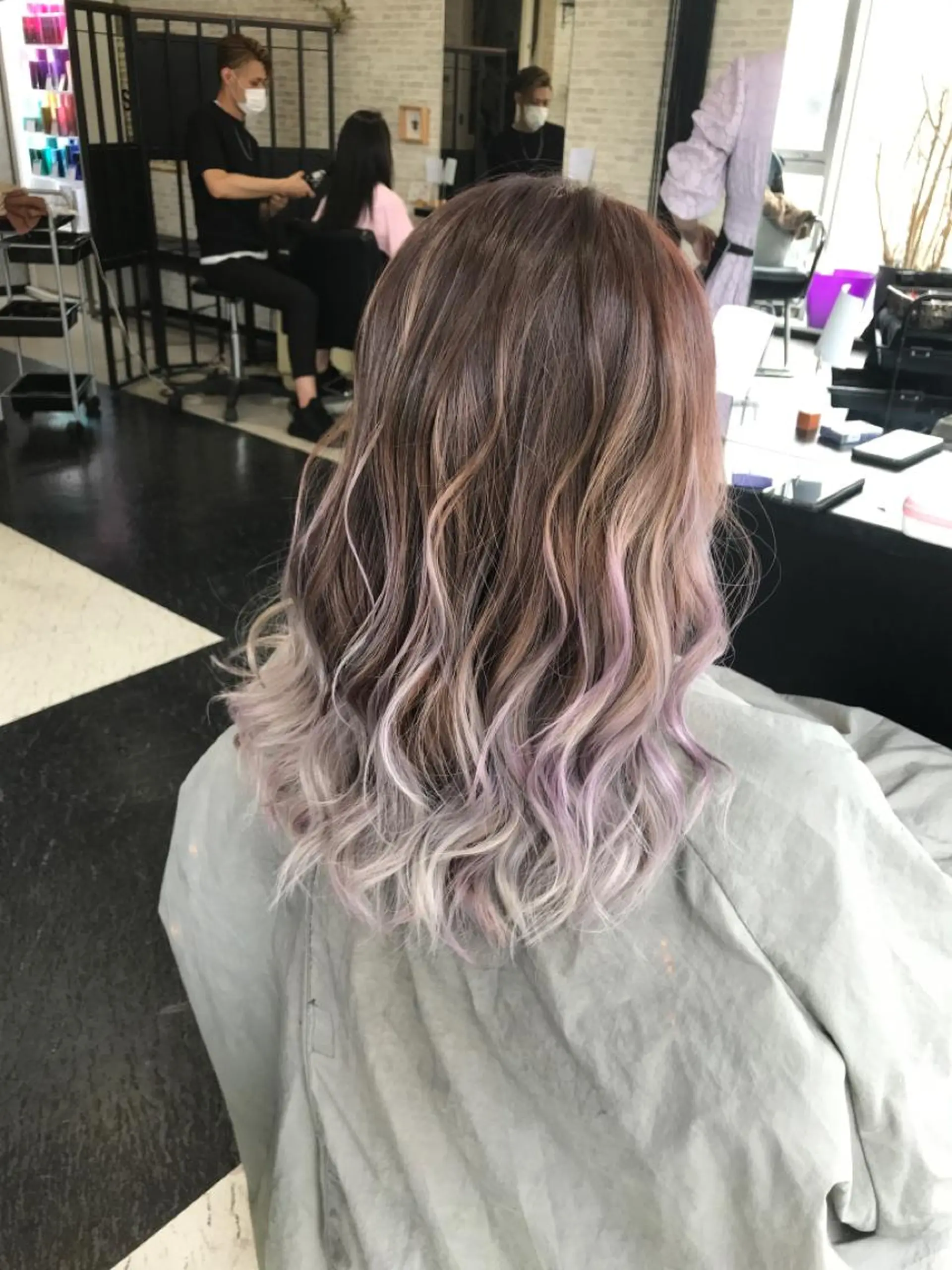 セミロング カラー セミロングパーマ ハイトーンカラー エクステ ヘアカラー Fave【フェイブ】 /🌈推し活のその他イメージ