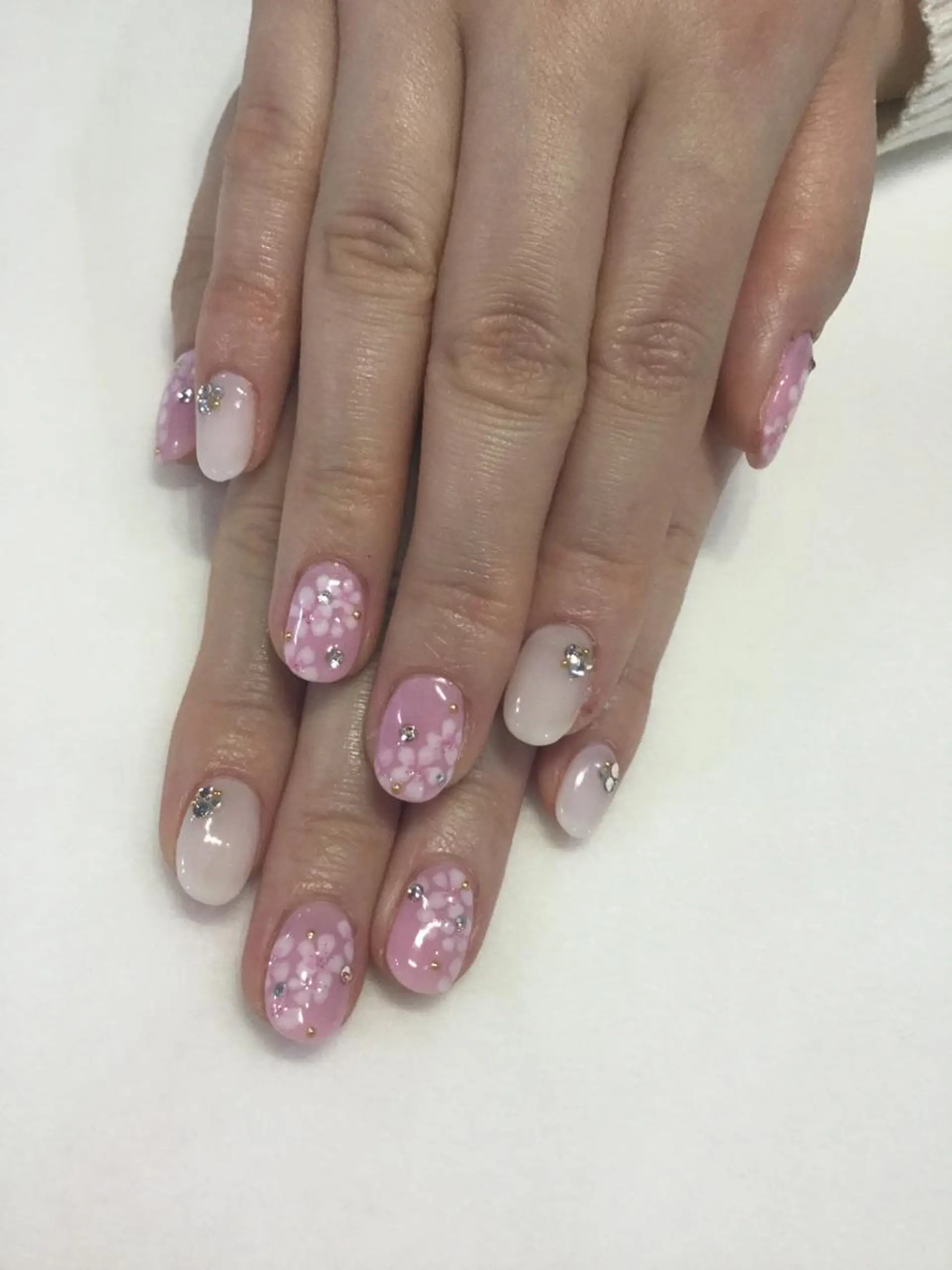 ネイル ハンドネイル 💎🐰 saki. m 🐰💎のネイルデザイン