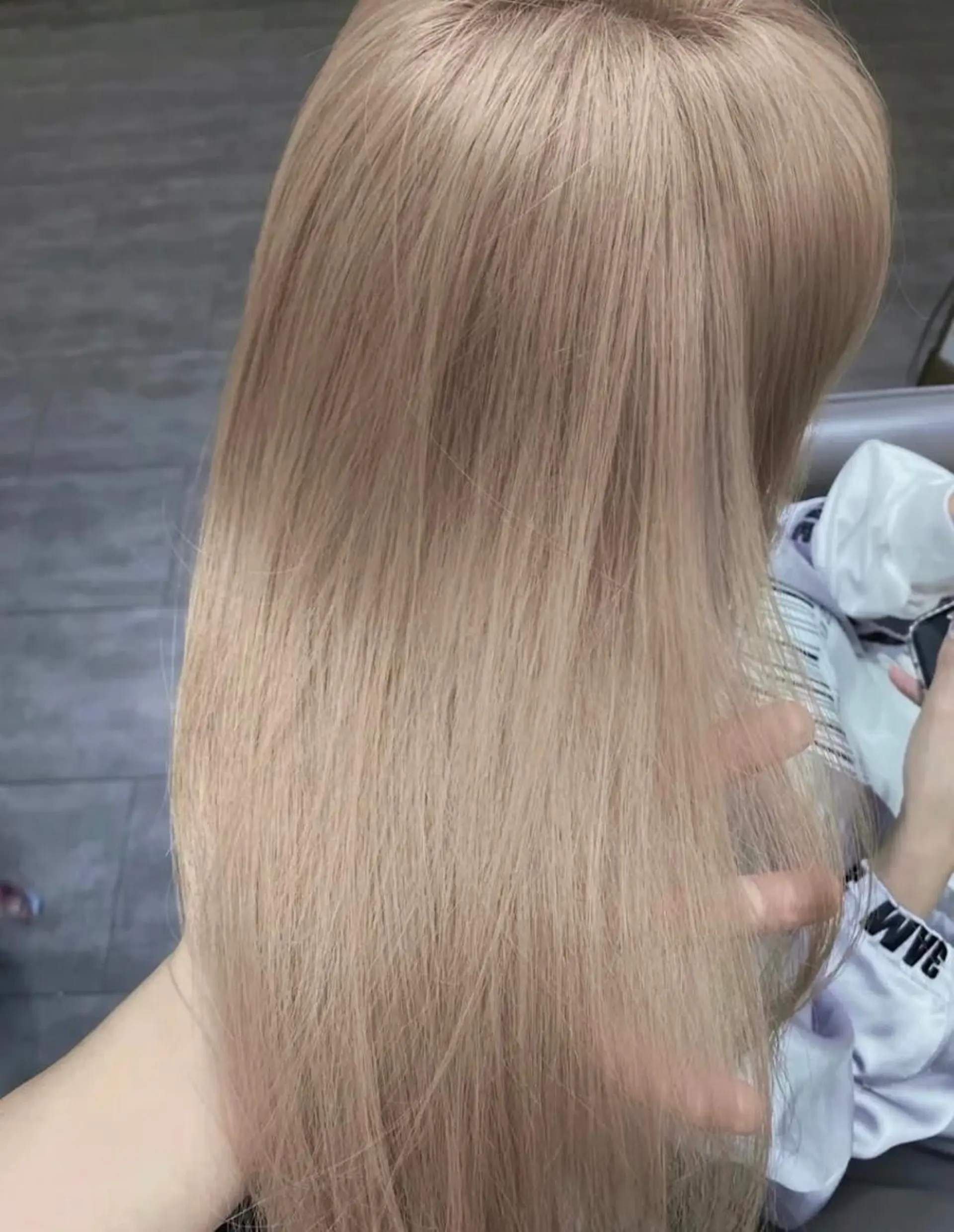 ミディアム カラー ヘアアレンジ ブリーチ mina 🌷のヘアスタイル