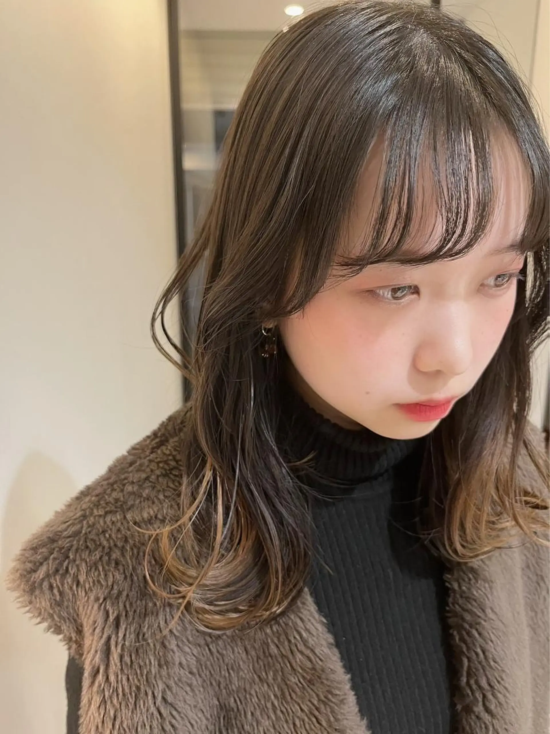 セミロング 髪の修復専門サロン　hair place VIVE所属・KOTA / ハイトーン/髪質改善のヘアスタイル