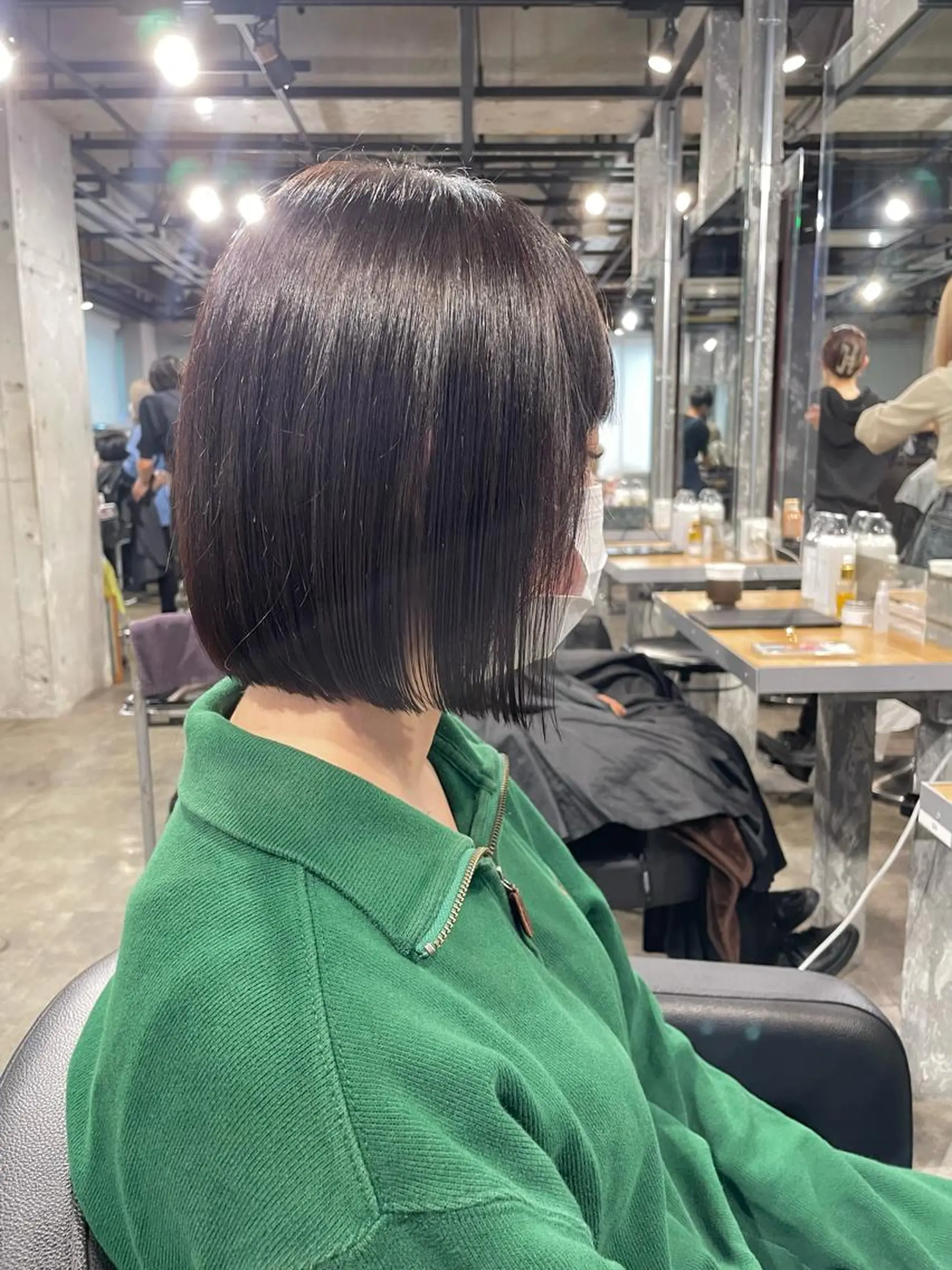 ショート カラー パーマ ヘアアレンジ メンズ キッズ ネイル マツエク・マツパ アイブロウ ボブ 透明感カラー・レイヤ ー🎀amika🎀のヘアスタイル