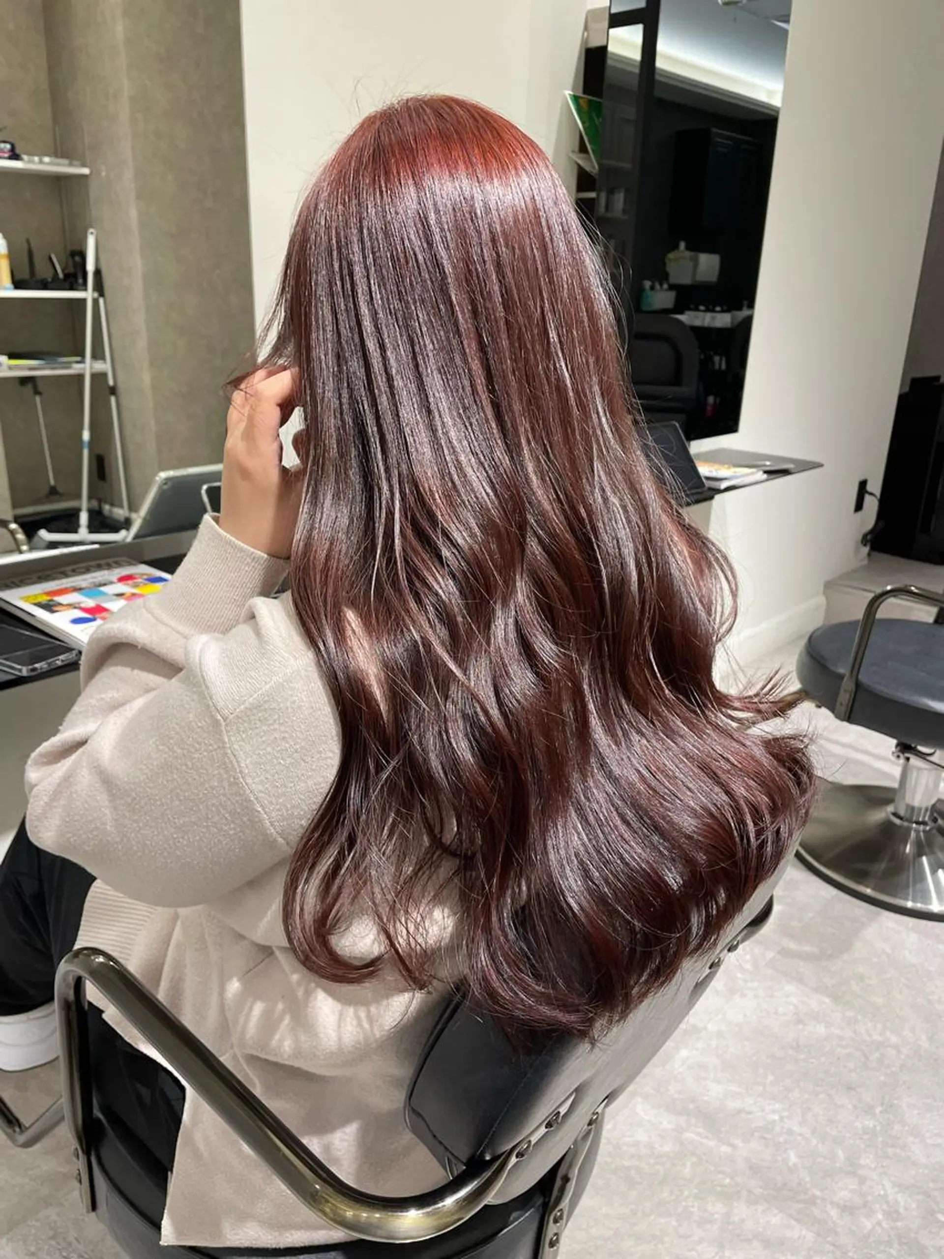 ロング パープルカラー salowin銀座6丁目所属・銀座 Megumiのヘアスタイル