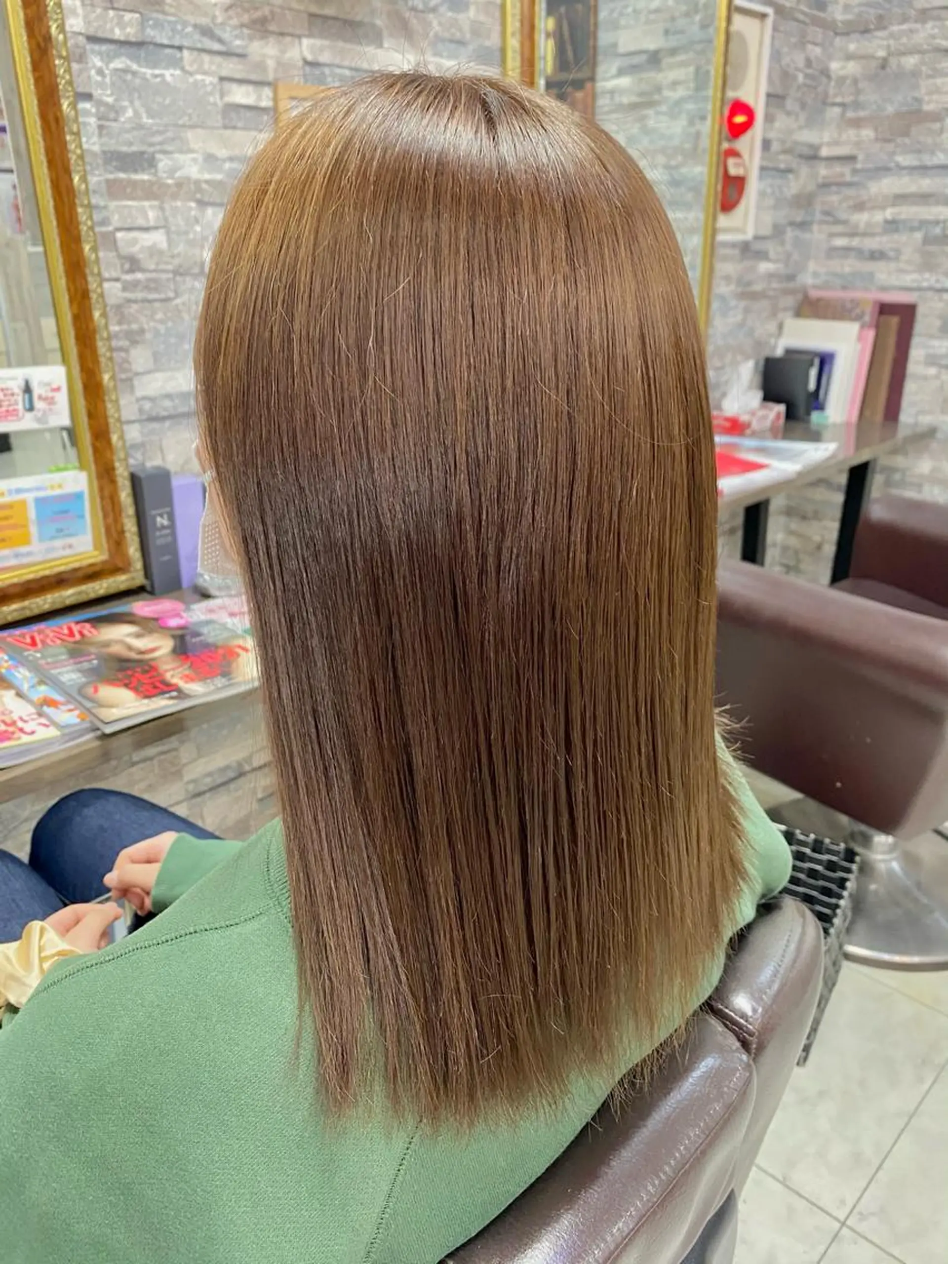 ミディアム ヘアカラー トリートメント 土屋朱理/ ハイトーンカラーのヘアスタイル