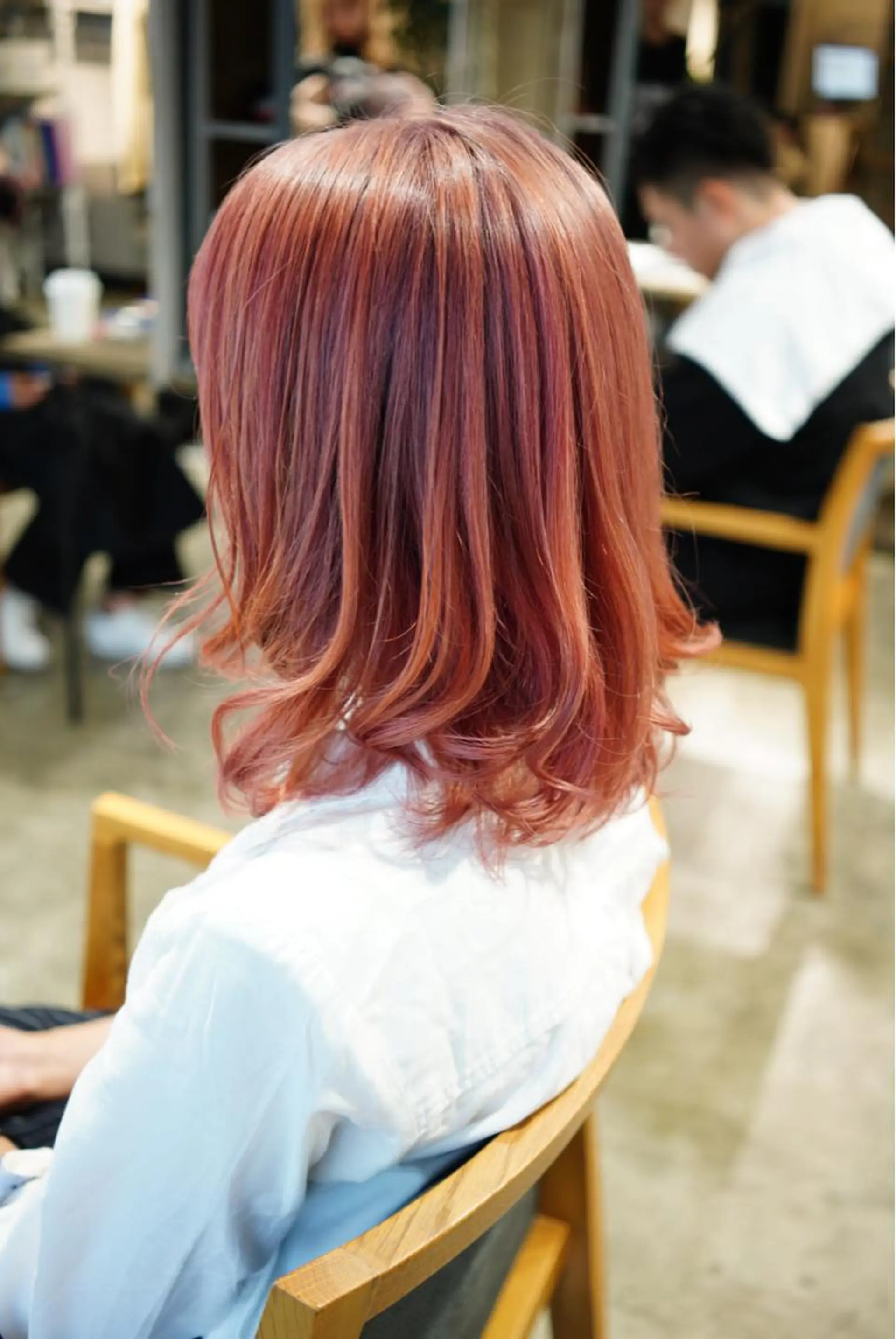 ミディアム カラー ピンクカラー ヘアカラー トリートメント ハイトーン/レイヤー /ケアブリーチ石川治のヘアスタイル