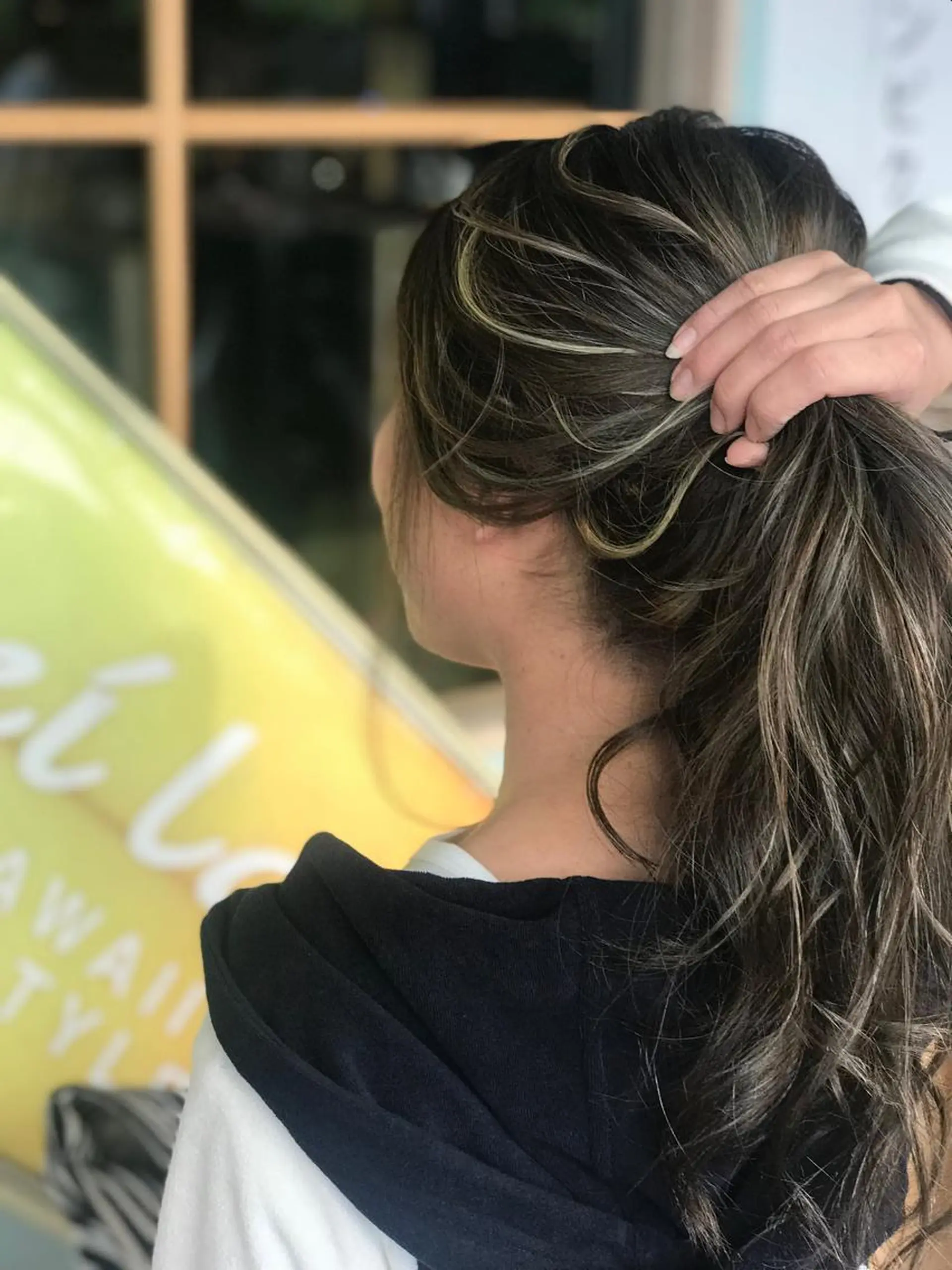 ロング カラー ヘアアレンジ 結婚式・ブライダル アッシュ バレイヤージュ ベージュカラー ブリーチ 溝部裕太Hair salon808代表のヘアスタイル