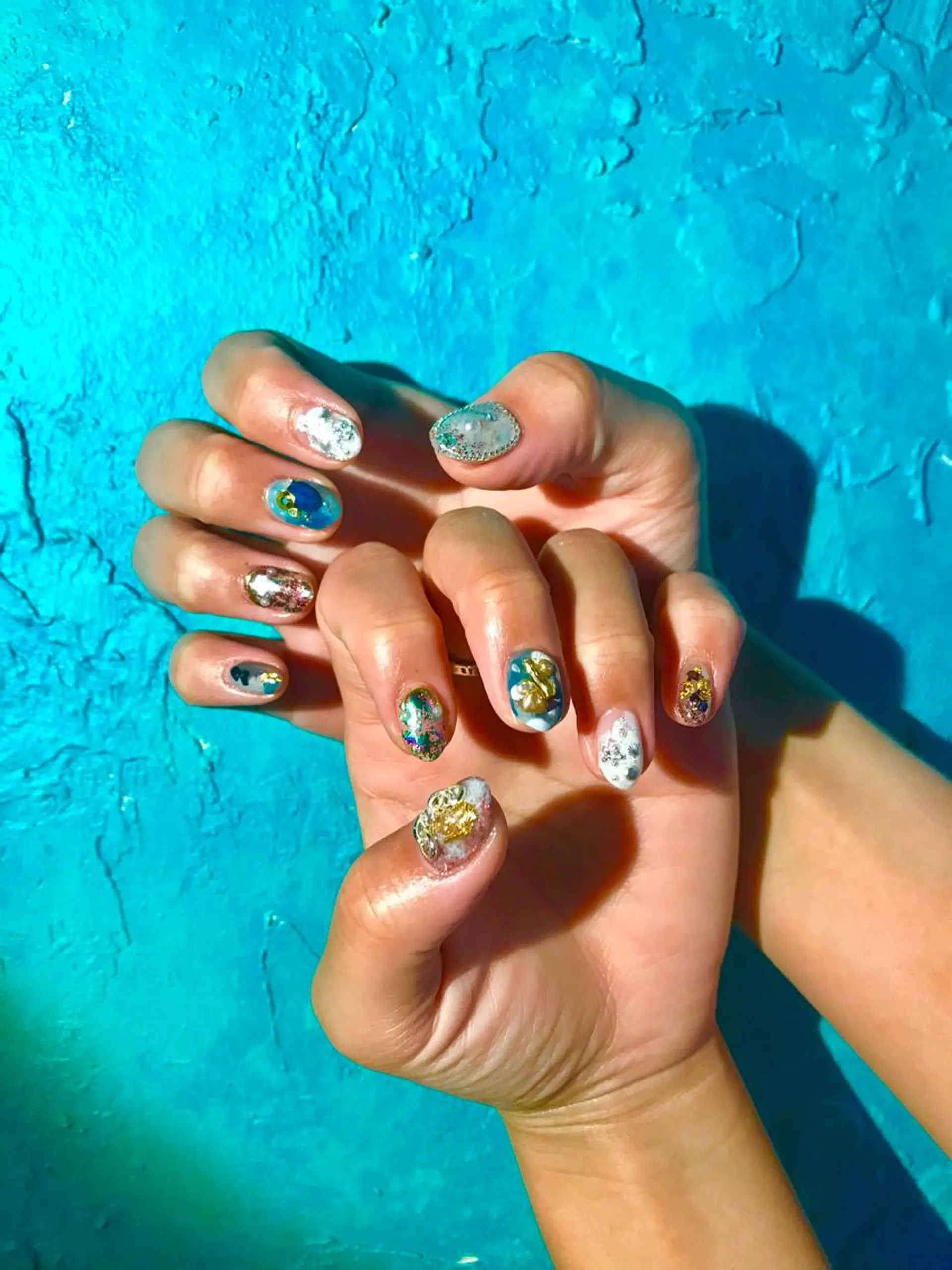 ネイル キラキラ オメメのネイルデザイン